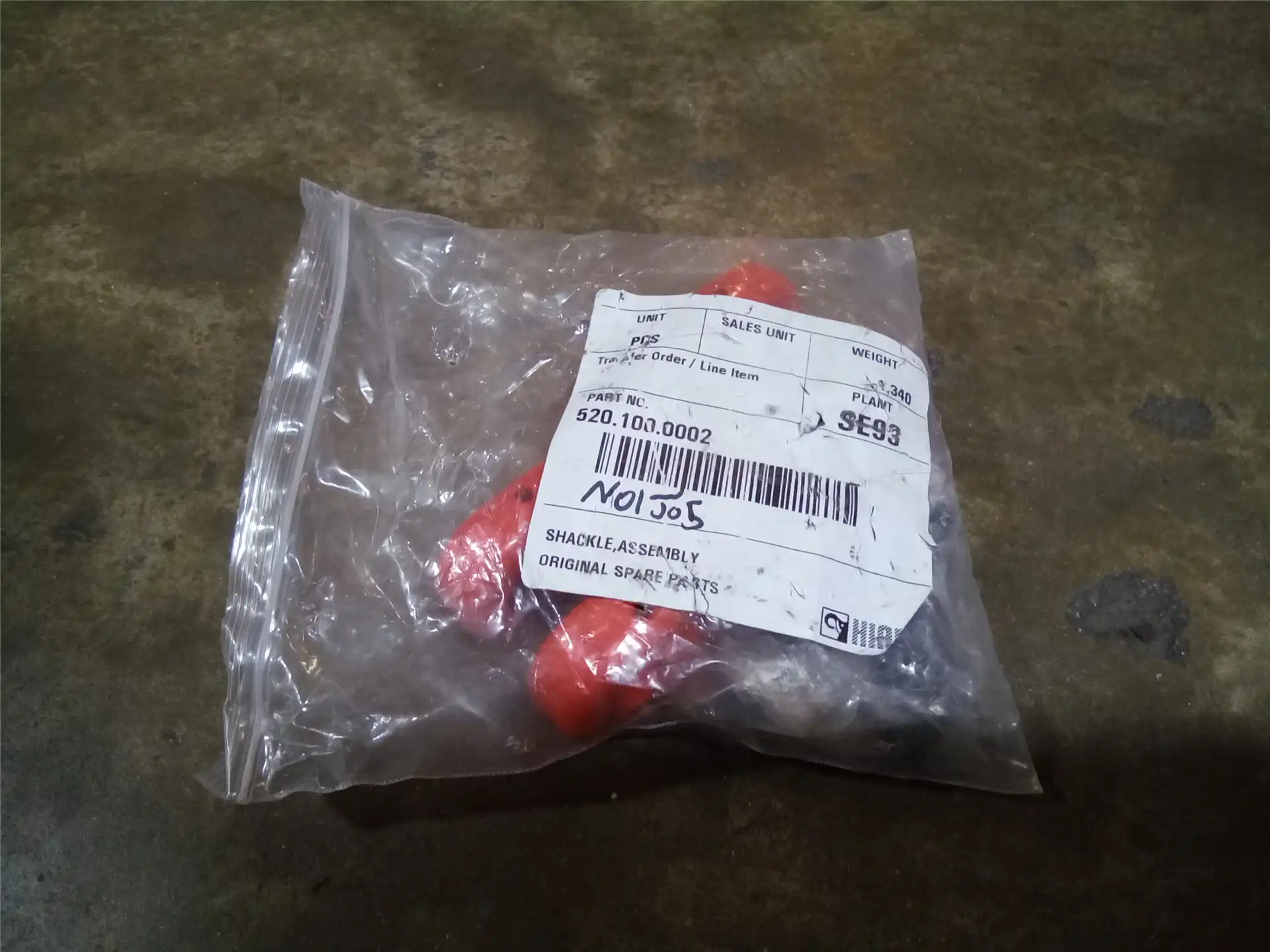 NEW SHACKLE ASSY image 2