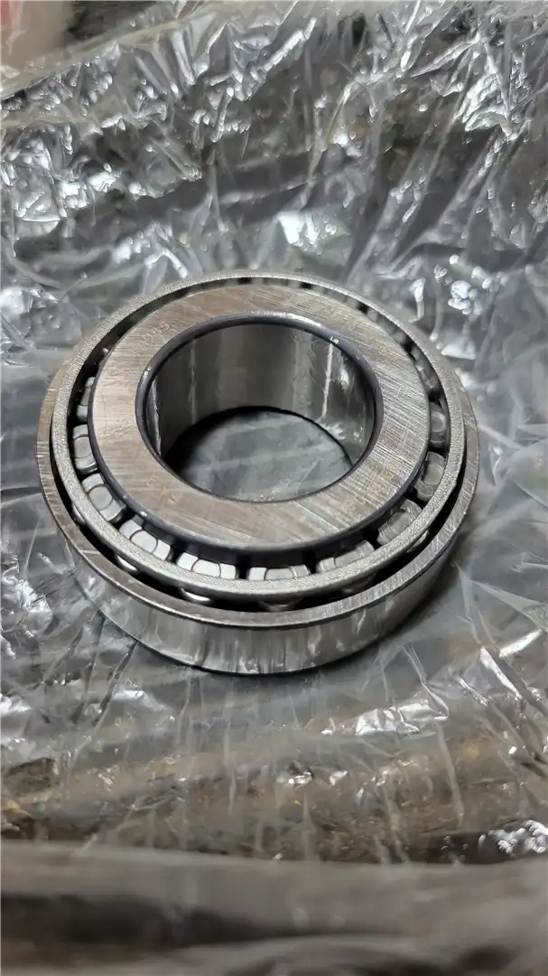 NEW ROLLER BEARING indicator image 1