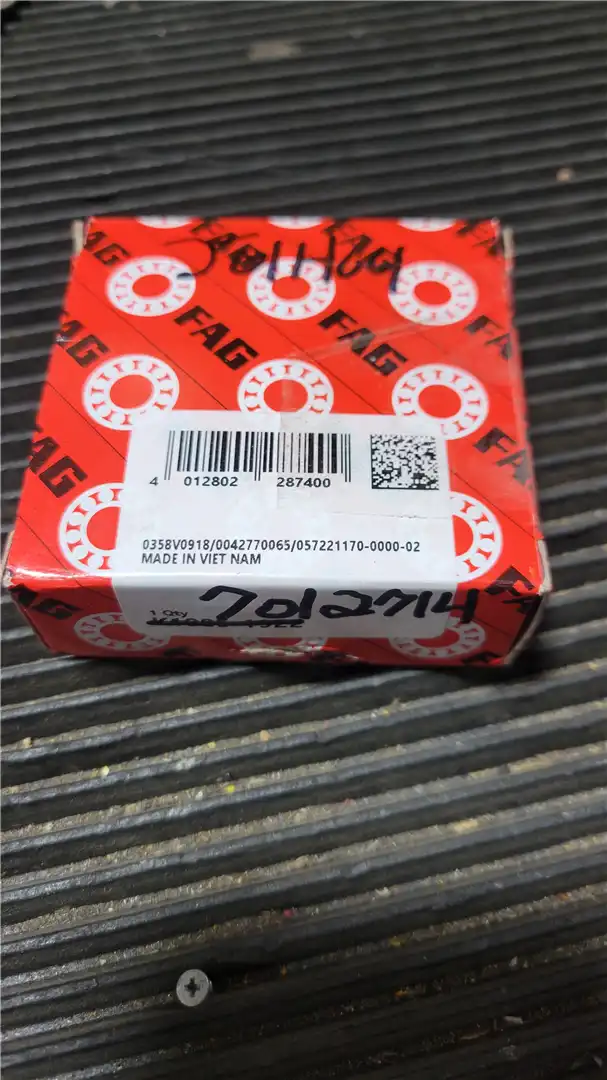 NEW ROLLER BEARING image 2