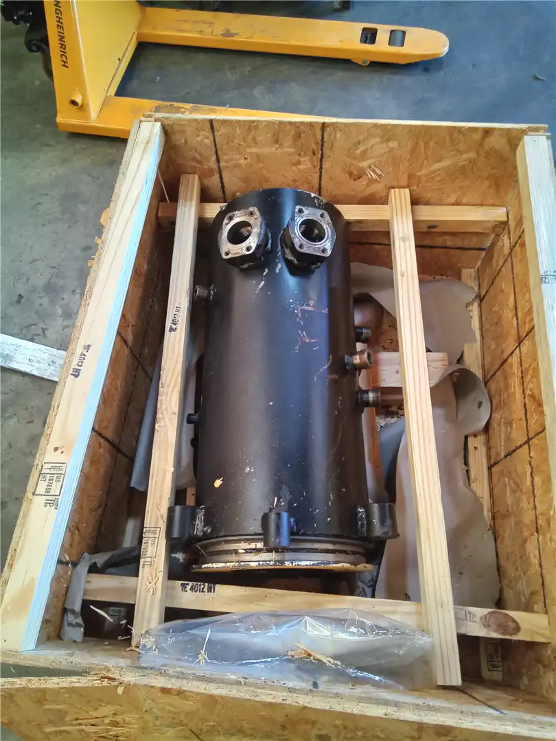 USED SWIVEL ASSY - indicator image 1