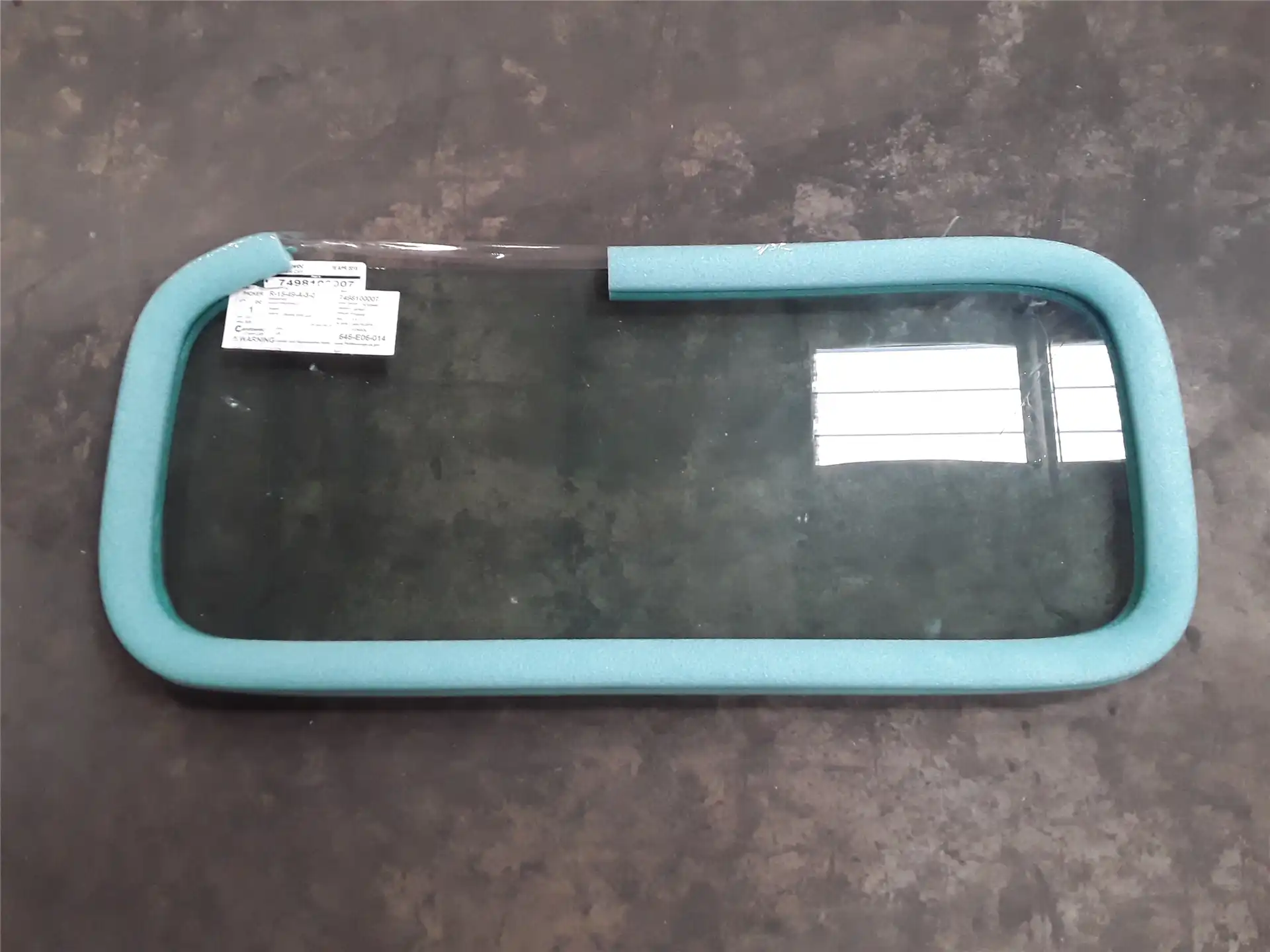 NEW GLASS WINDSHEI indicator image 1