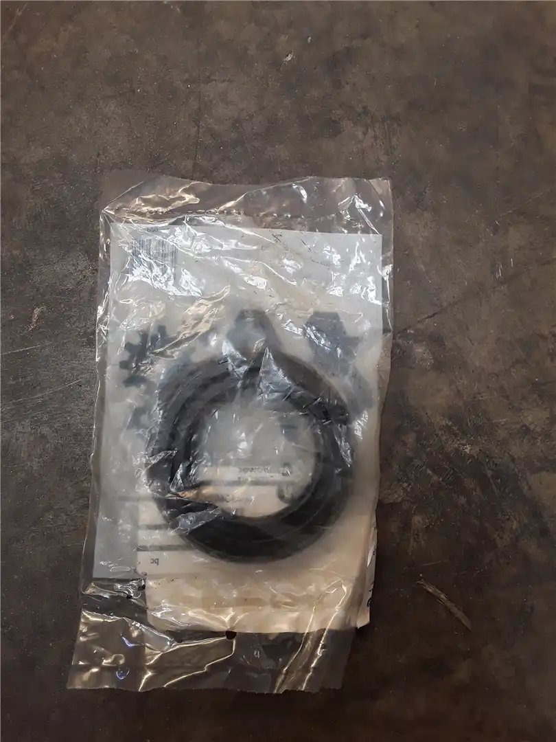 NEW OIL SEAL image 2