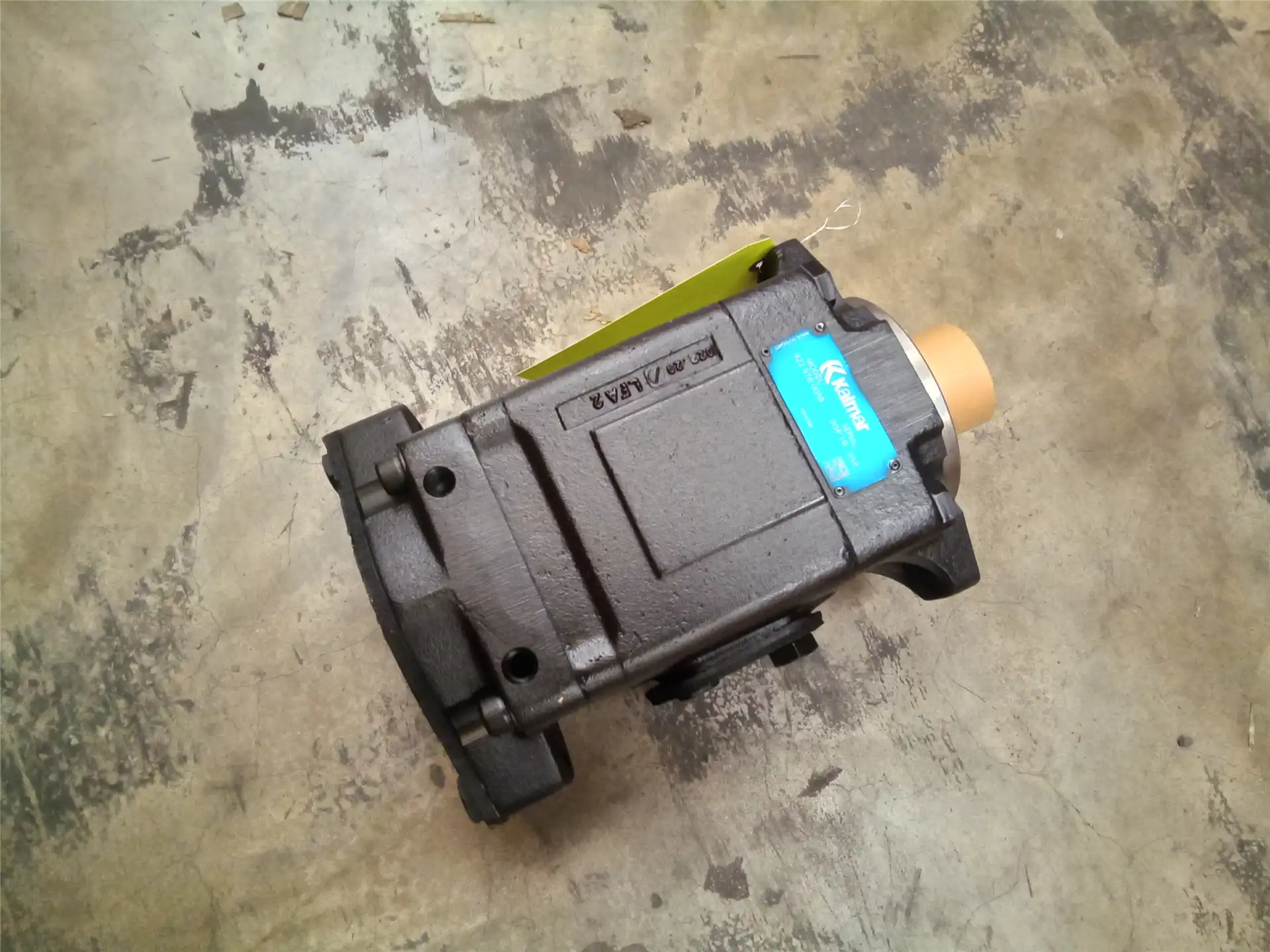 NEW HYDRAULIC PUMP image 2