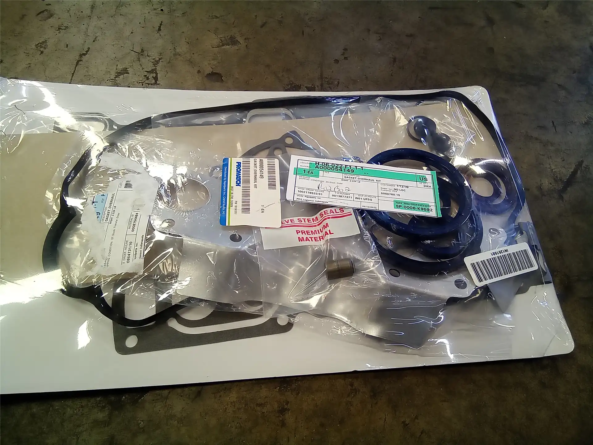 NEW GASKET KIT indicator image 1