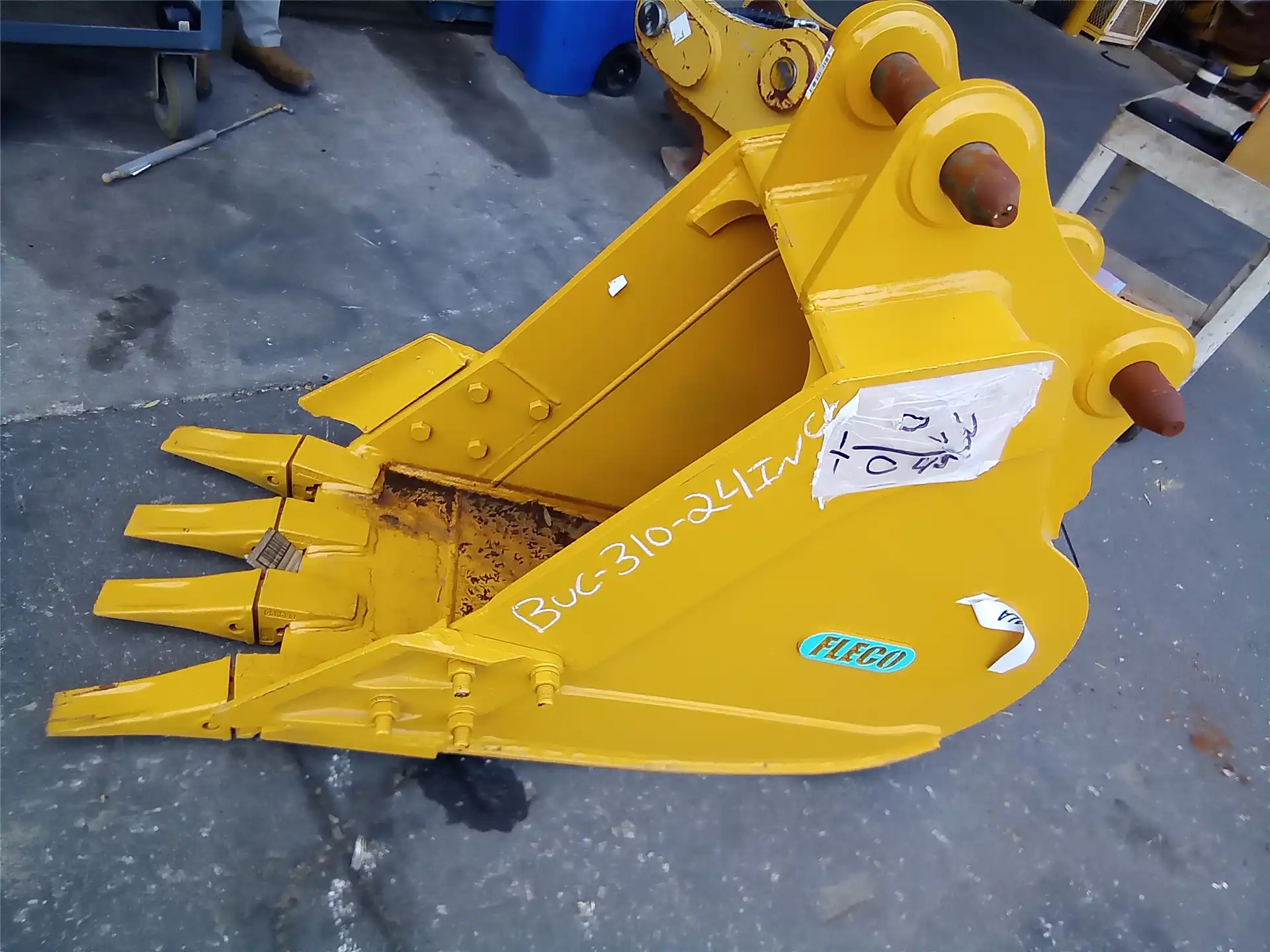 NEW 24 INCH BUCKET image 2