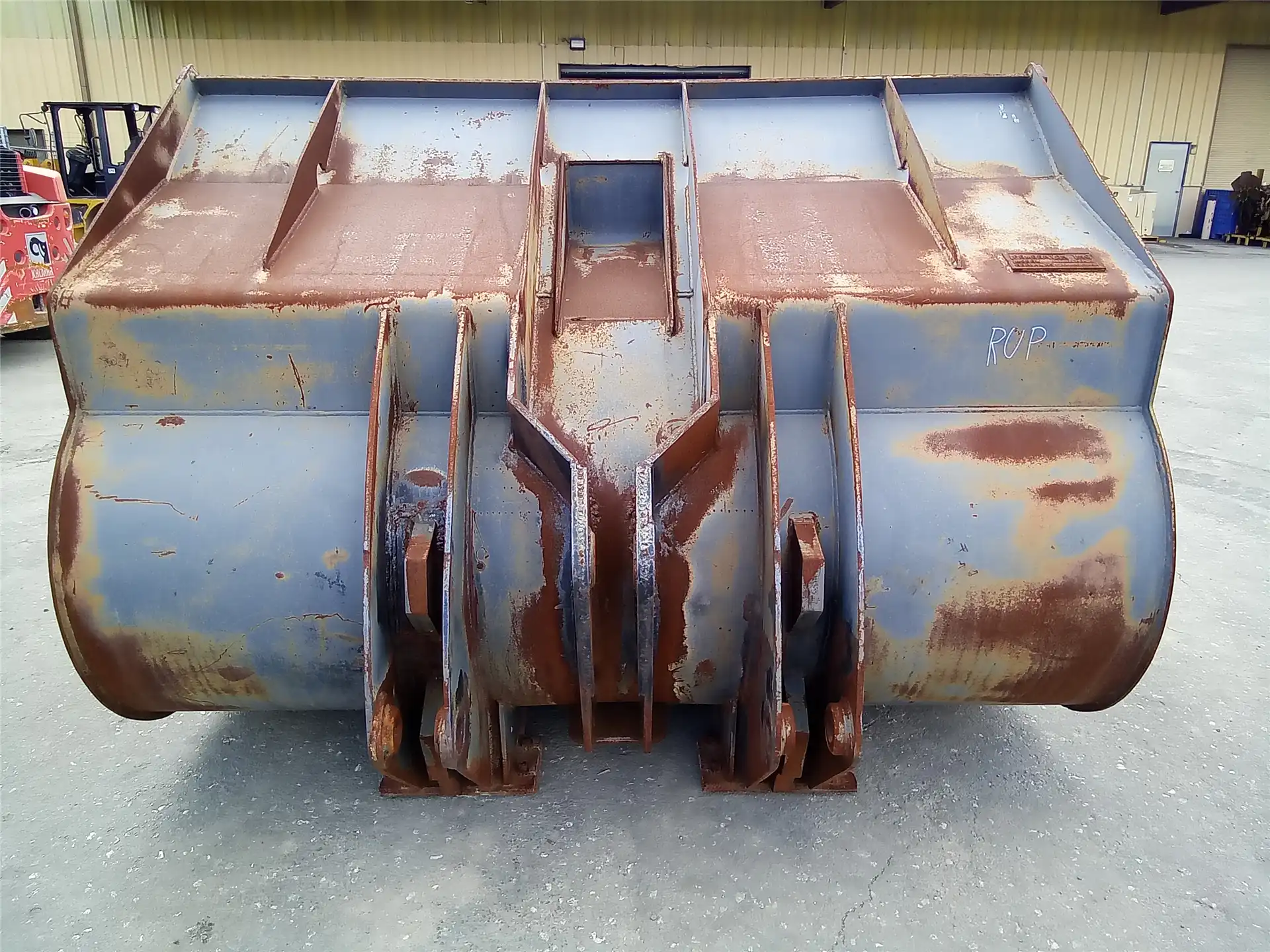 USED 92INCH BUCKET image 3