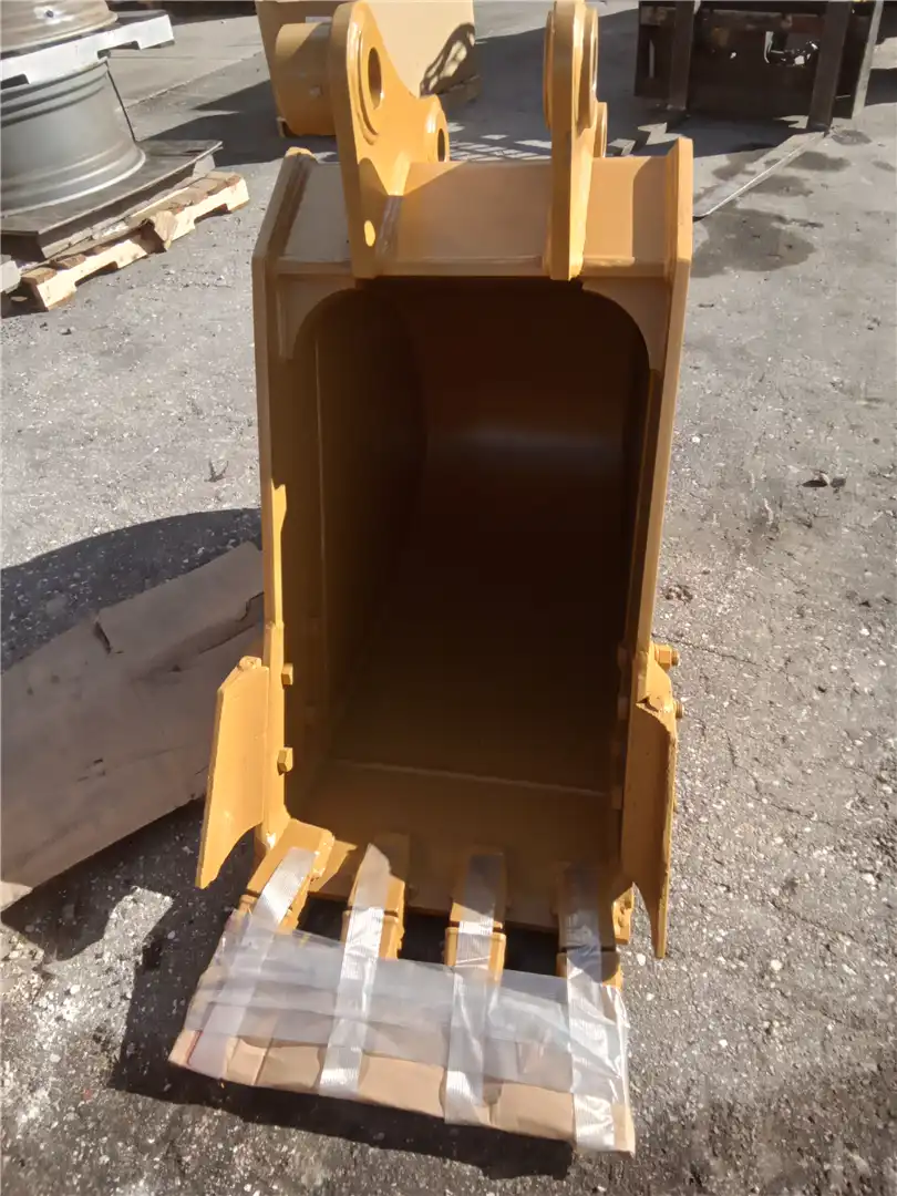 NEW 24 INCH BUCKET image 2