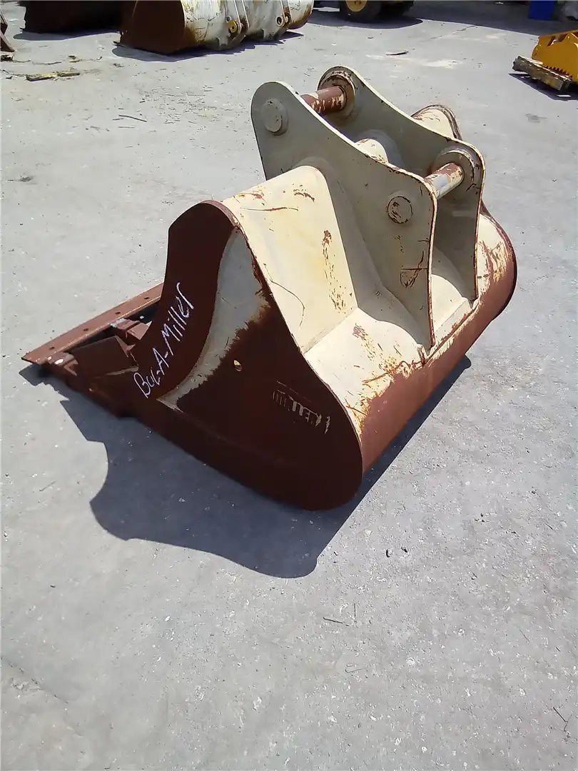 USED 48INCH BUCKET image 2