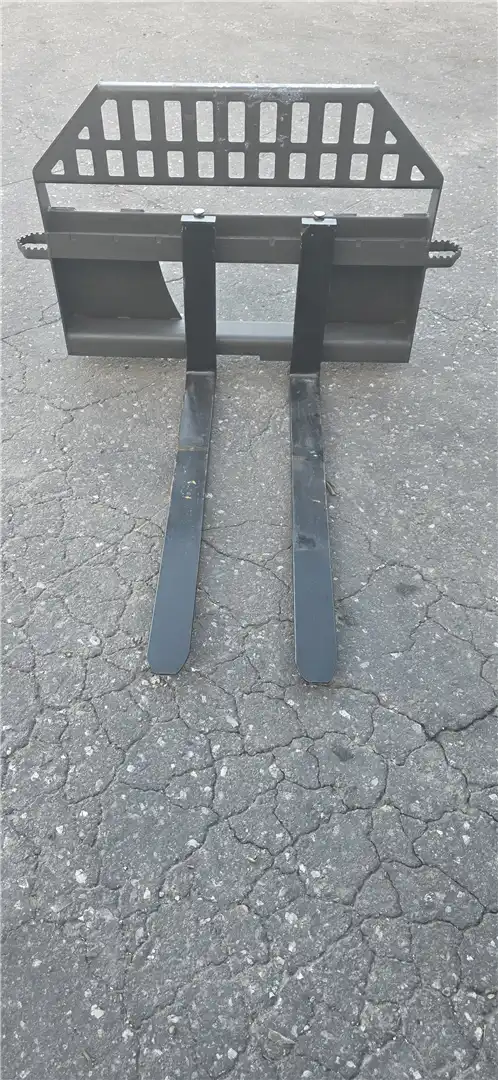 NEW PALLET FORKS image 4