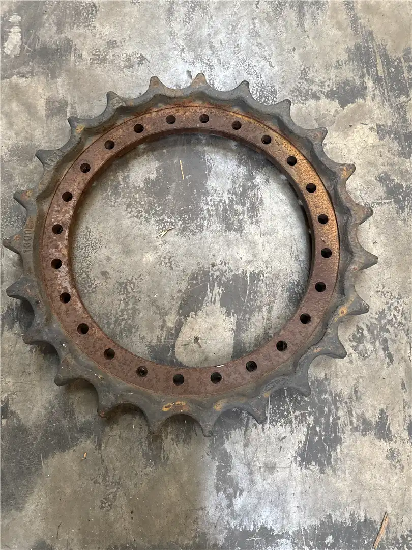 USED SPROCKET image 3