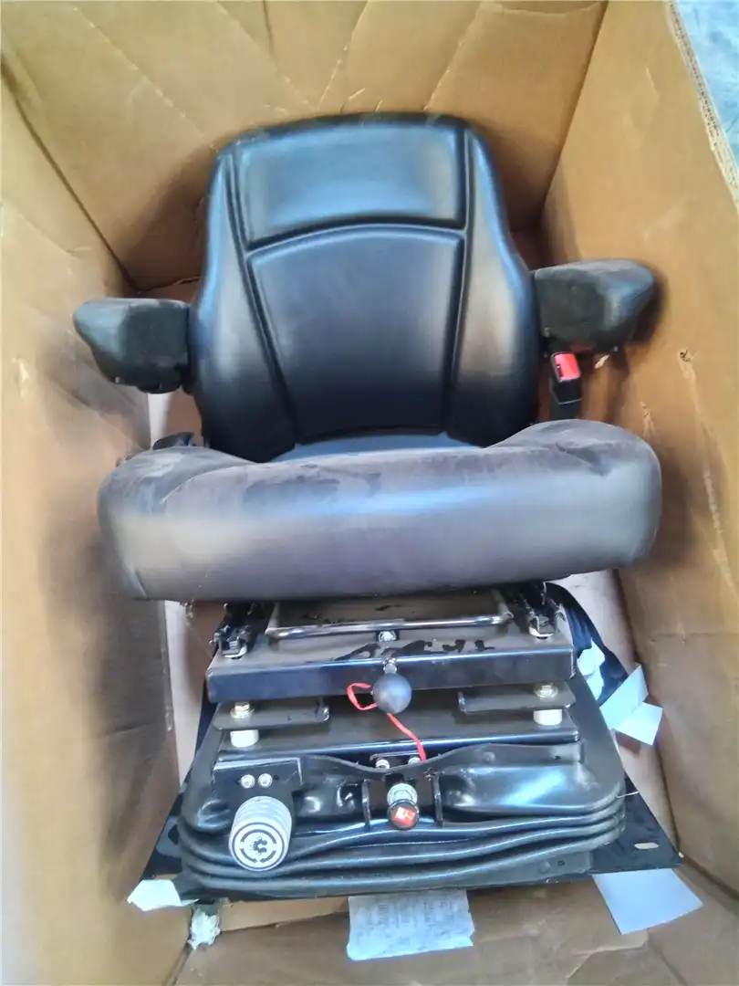 NEW SEAT image 4