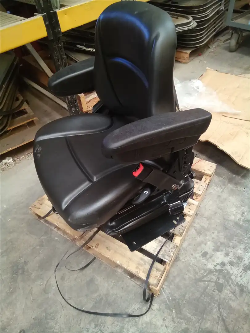 NEW SEAT image 2