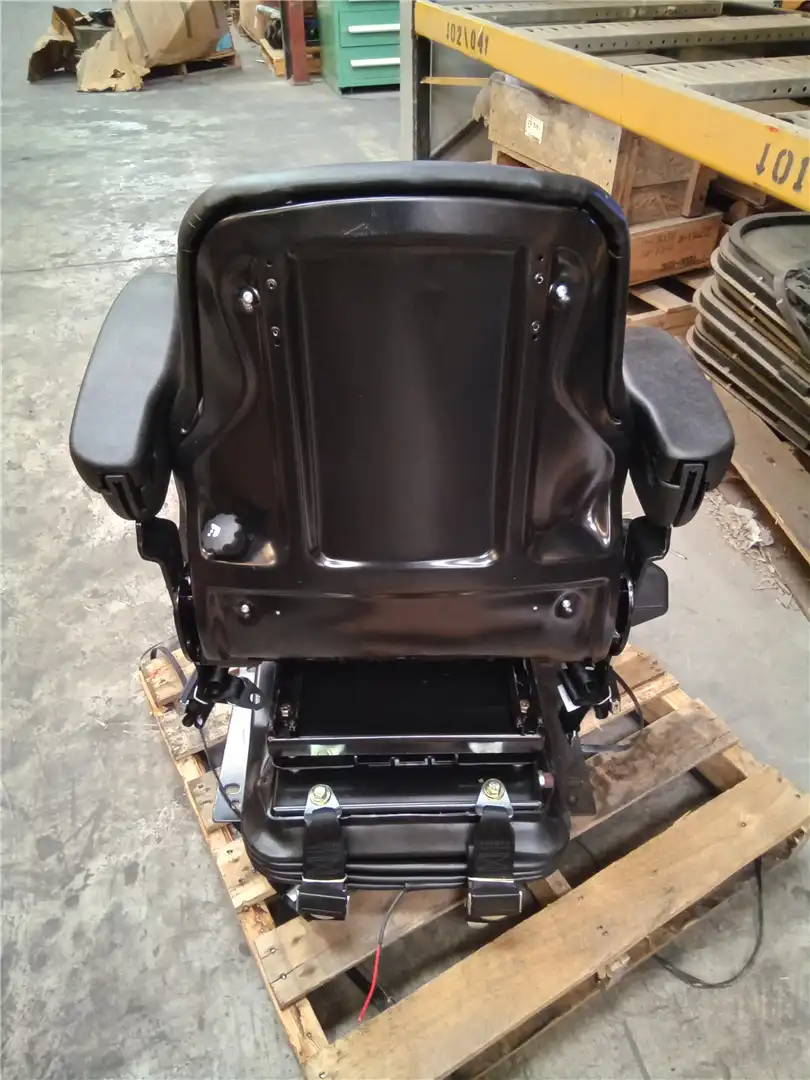 NEW SEAT image 3