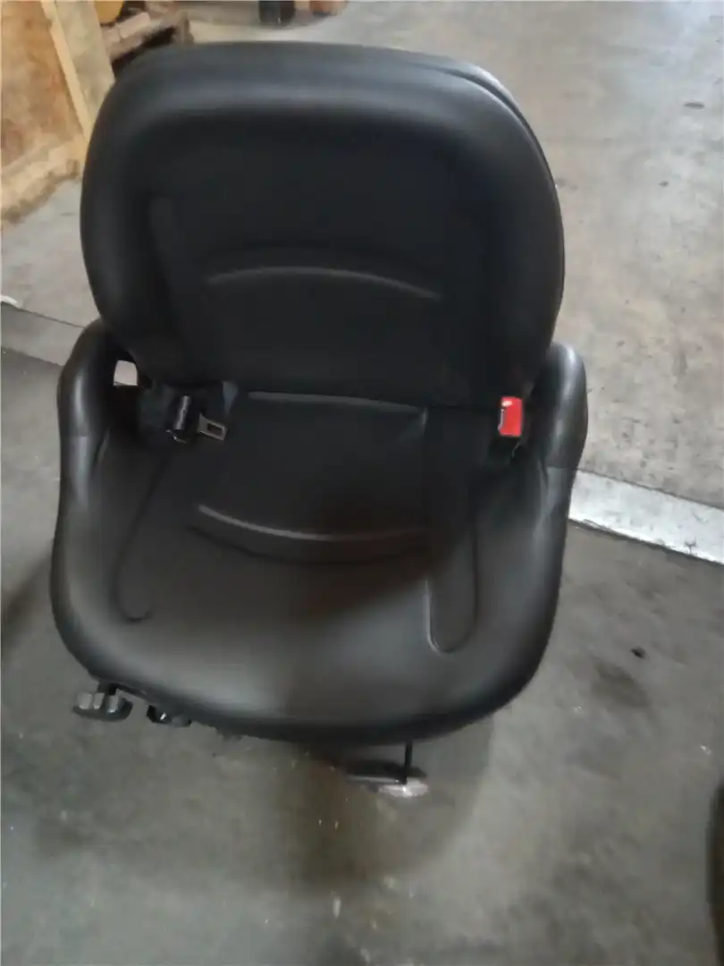 NEW VINYL SEAT WIT indicator image 1