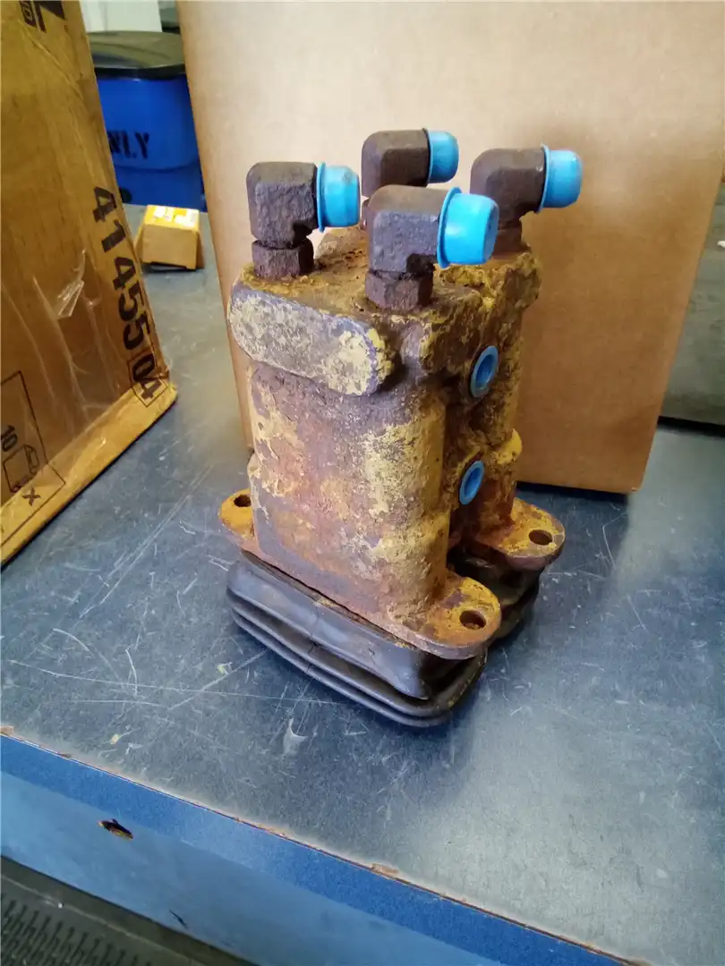 CORE PEDAL VALVE image 2