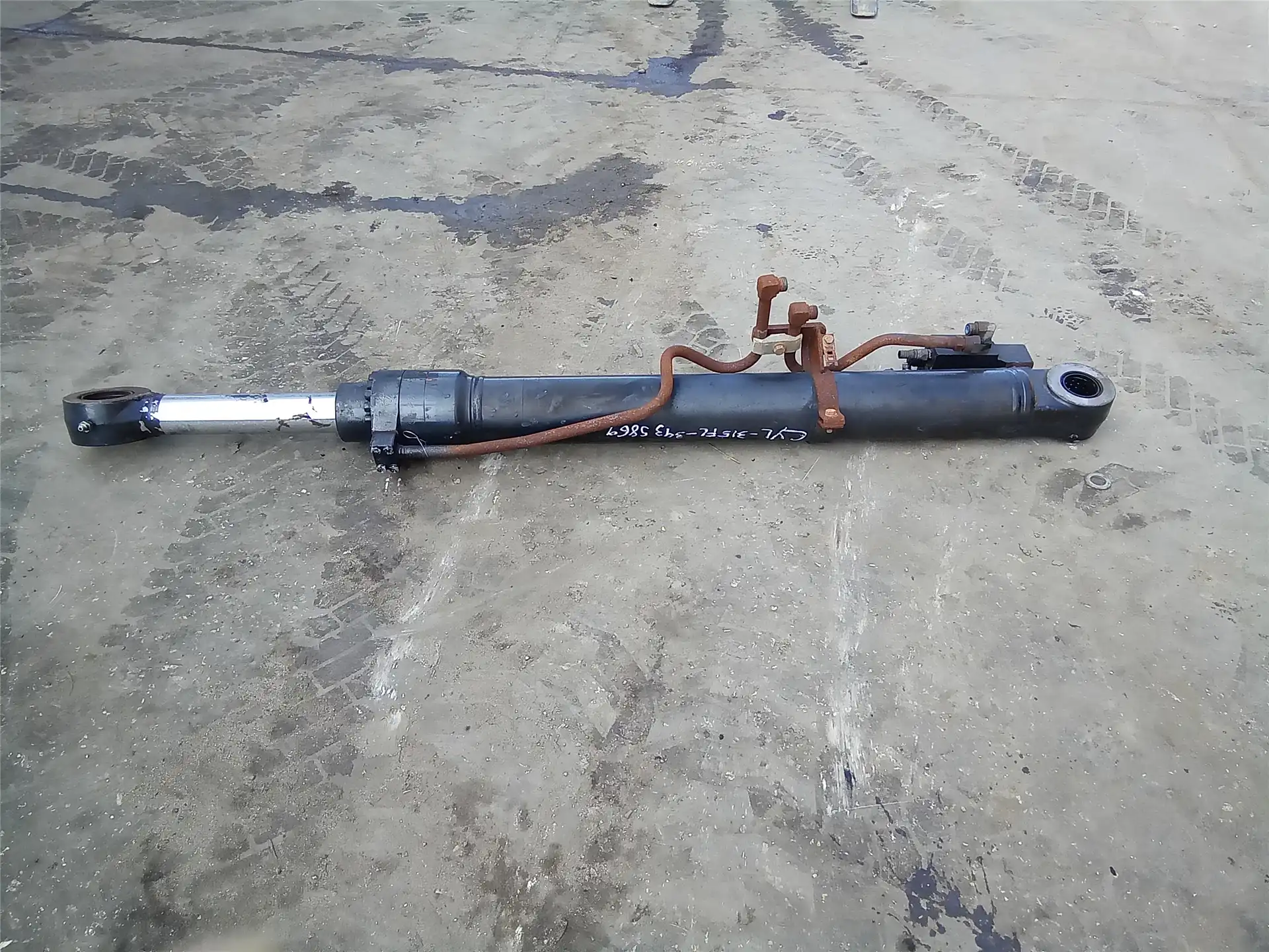 CORE BOOM CYL image 2