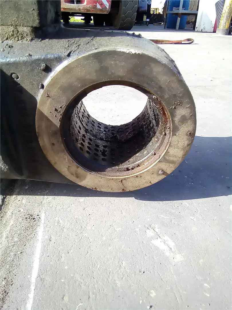 CORE LH BOOM CYL image 3