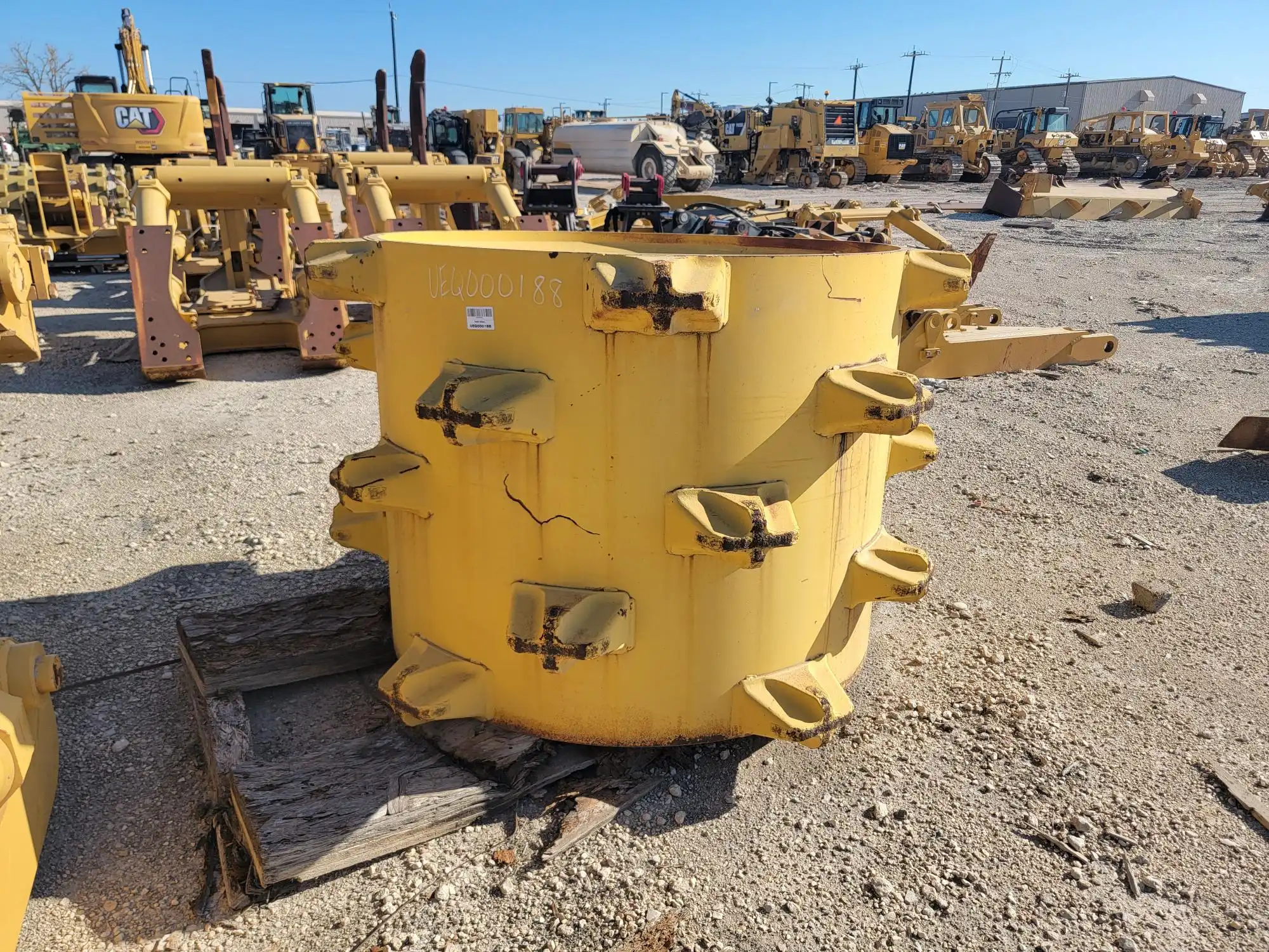 CAT 826H WHEEL image 3