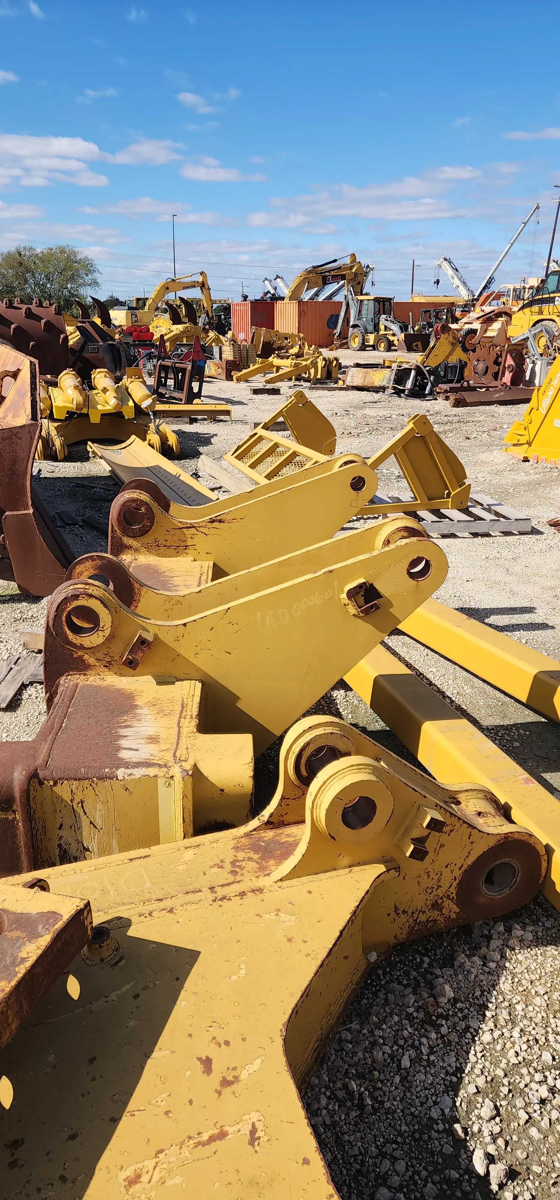 USED D10R/T RIPPER W/ 2 SHANKS 2 CYLINDERS RBLT BY HOLT MQ image 3