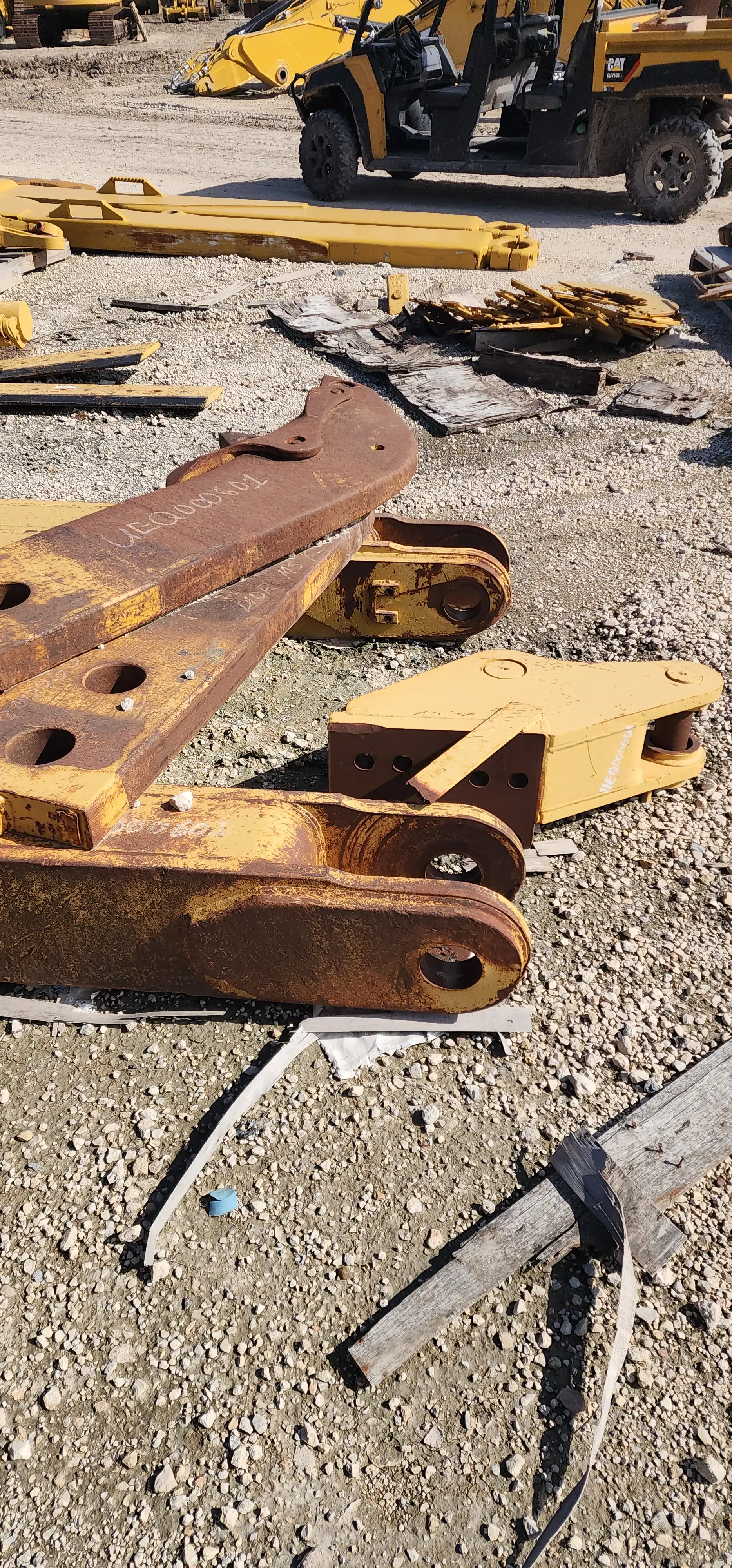 USED D10R/T RIPPER W/ 2 SHANKS 2 CYLINDERS RBLT BY HOLT MQ image 5