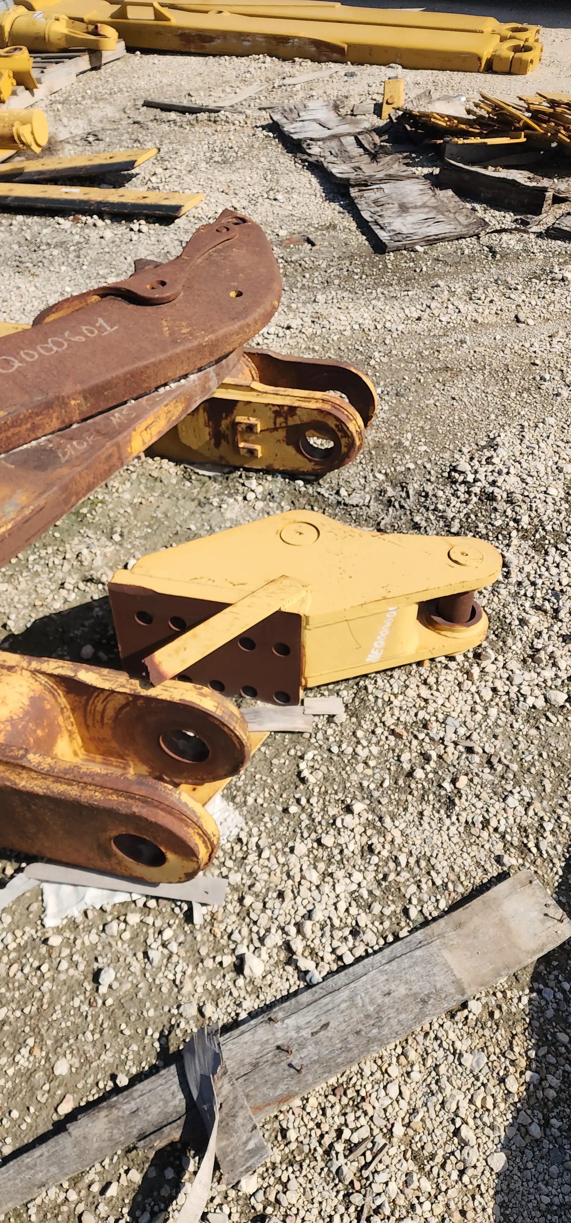 USED D10R/T RIPPER W/ 2 SHANKS 2 CYLINDERS RBLT BY HOLT MQ image 6
