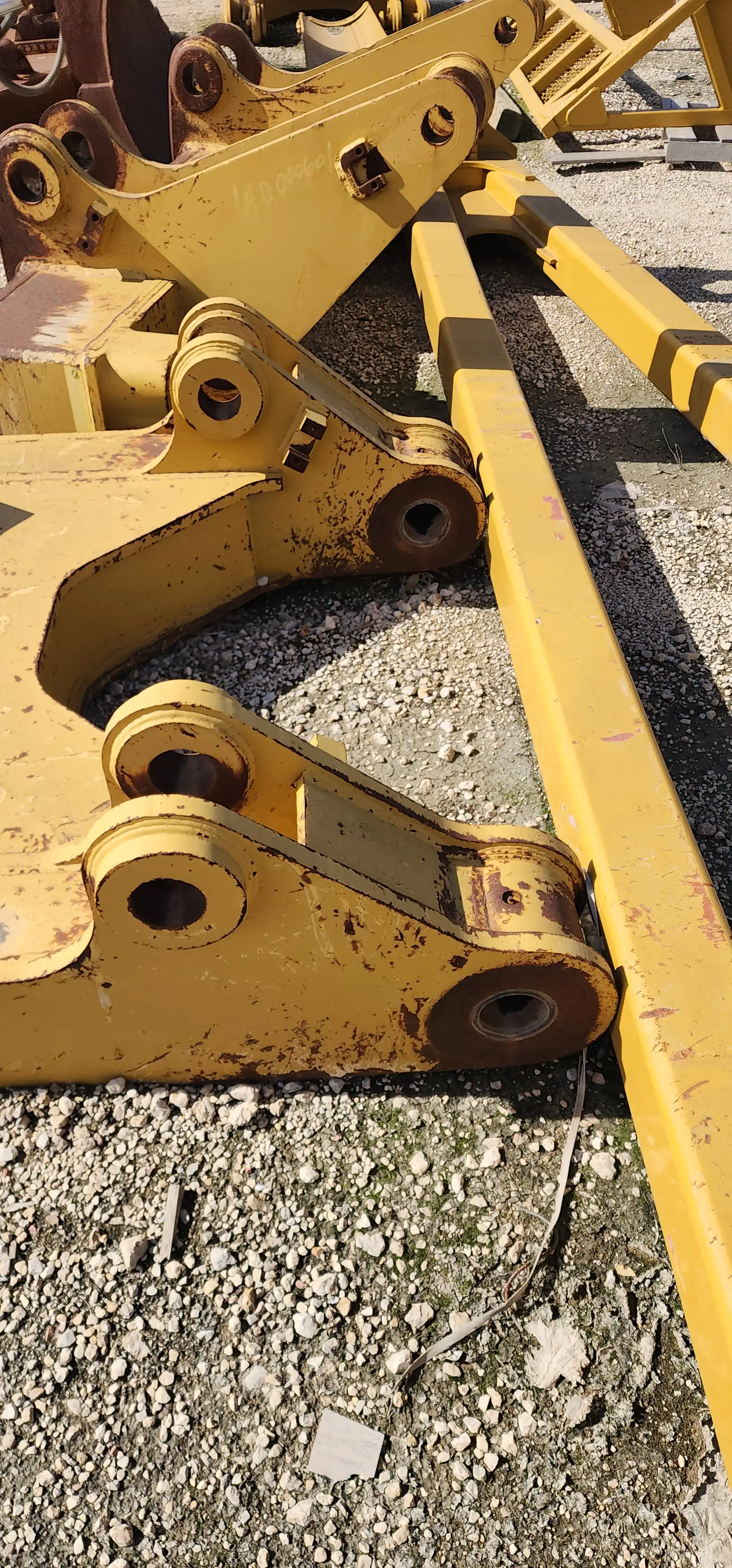 USED D10R/T RIPPER W/ 2 SHANKS 2 CYLINDERS RBLT BY HOLT MQ image 7