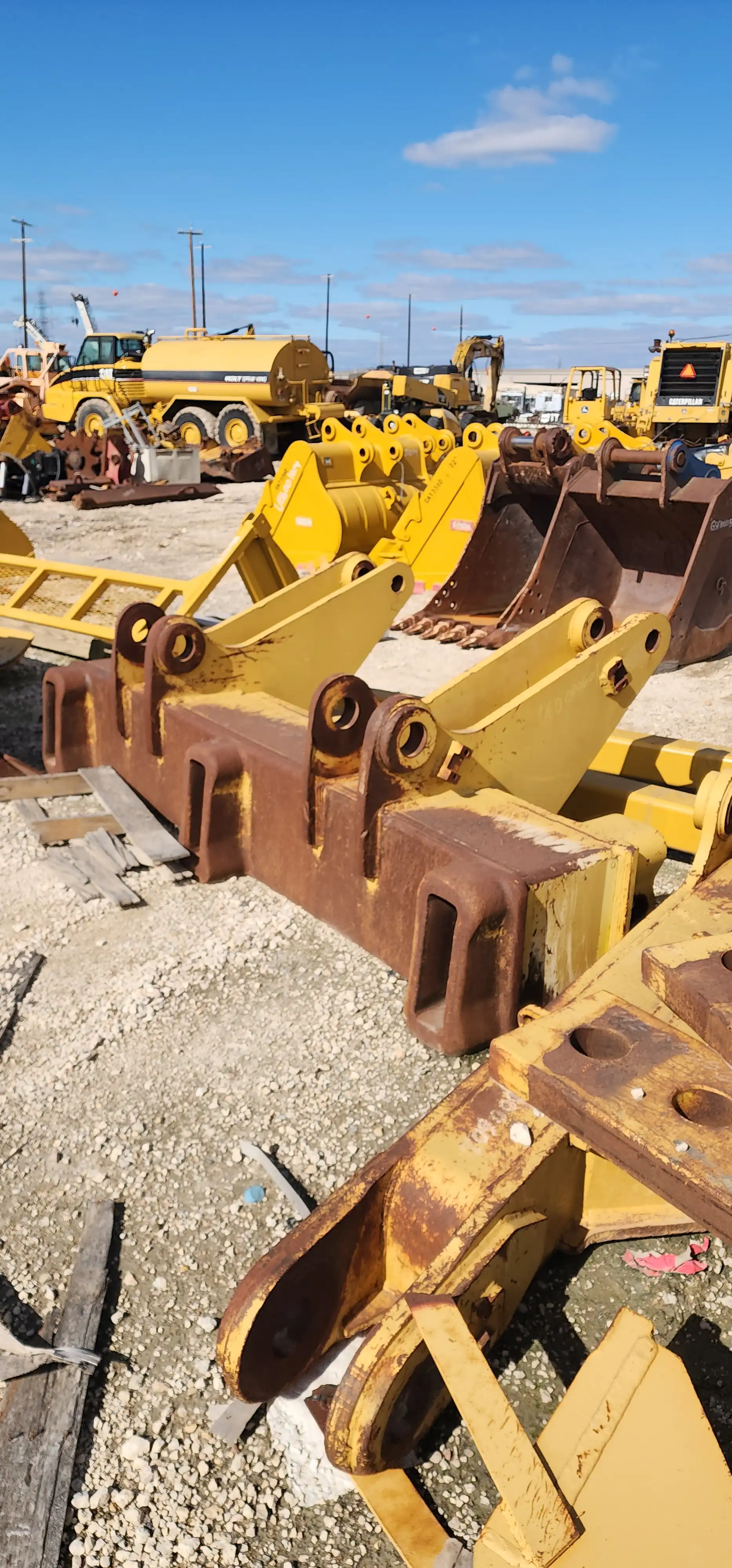 USED D10R/T RIPPER W/ 2 SHANKS 2 CYLINDERS RBLT BY HOLT MQ image 14