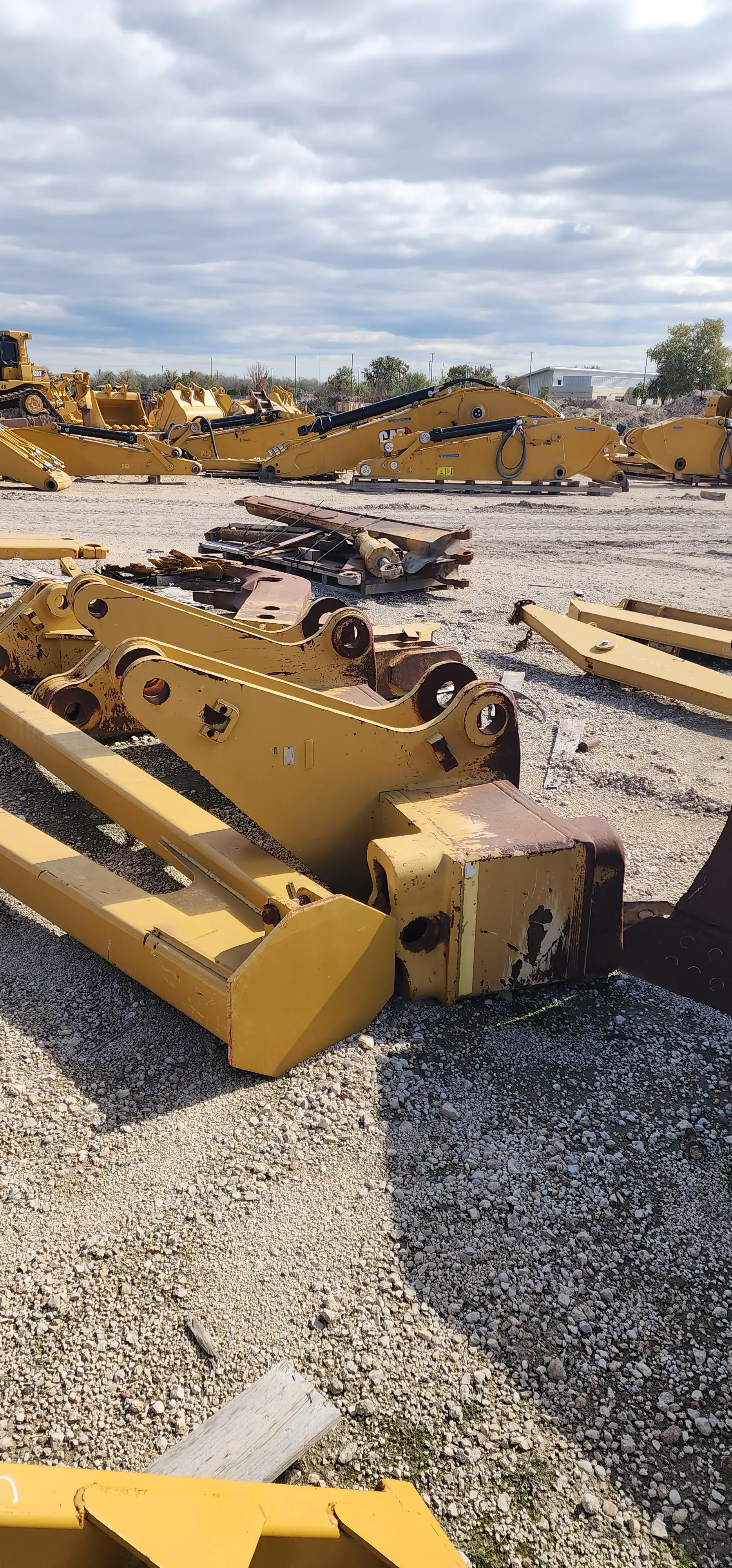 USED D10R/T RIPPER W/ 2 SHANKS 2 CYLINDERS RBLT BY HOLT MQ image 15