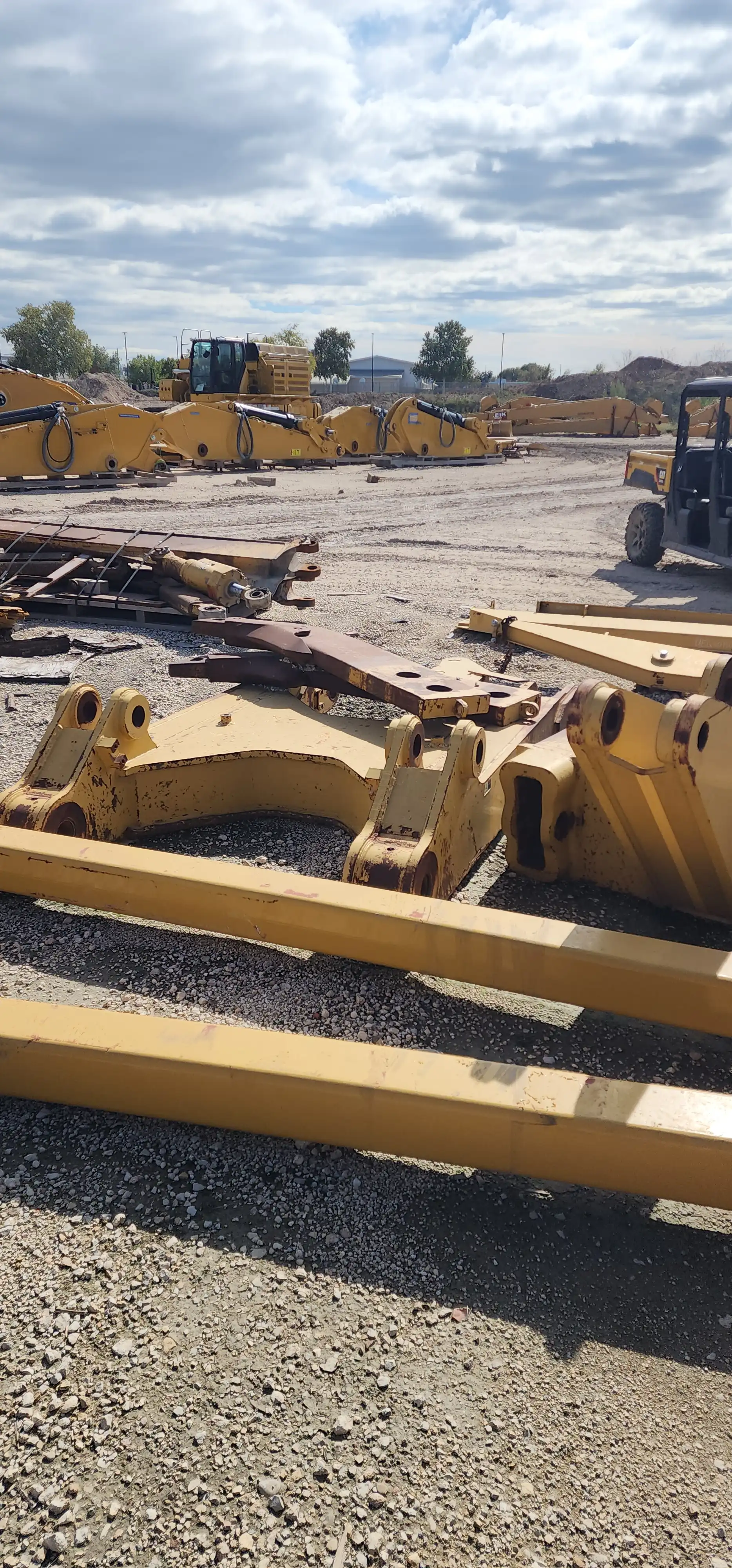 USED D10R/T RIPPER W/ 2 SHANKS 2 CYLINDERS RBLT BY HOLT MQ image 19