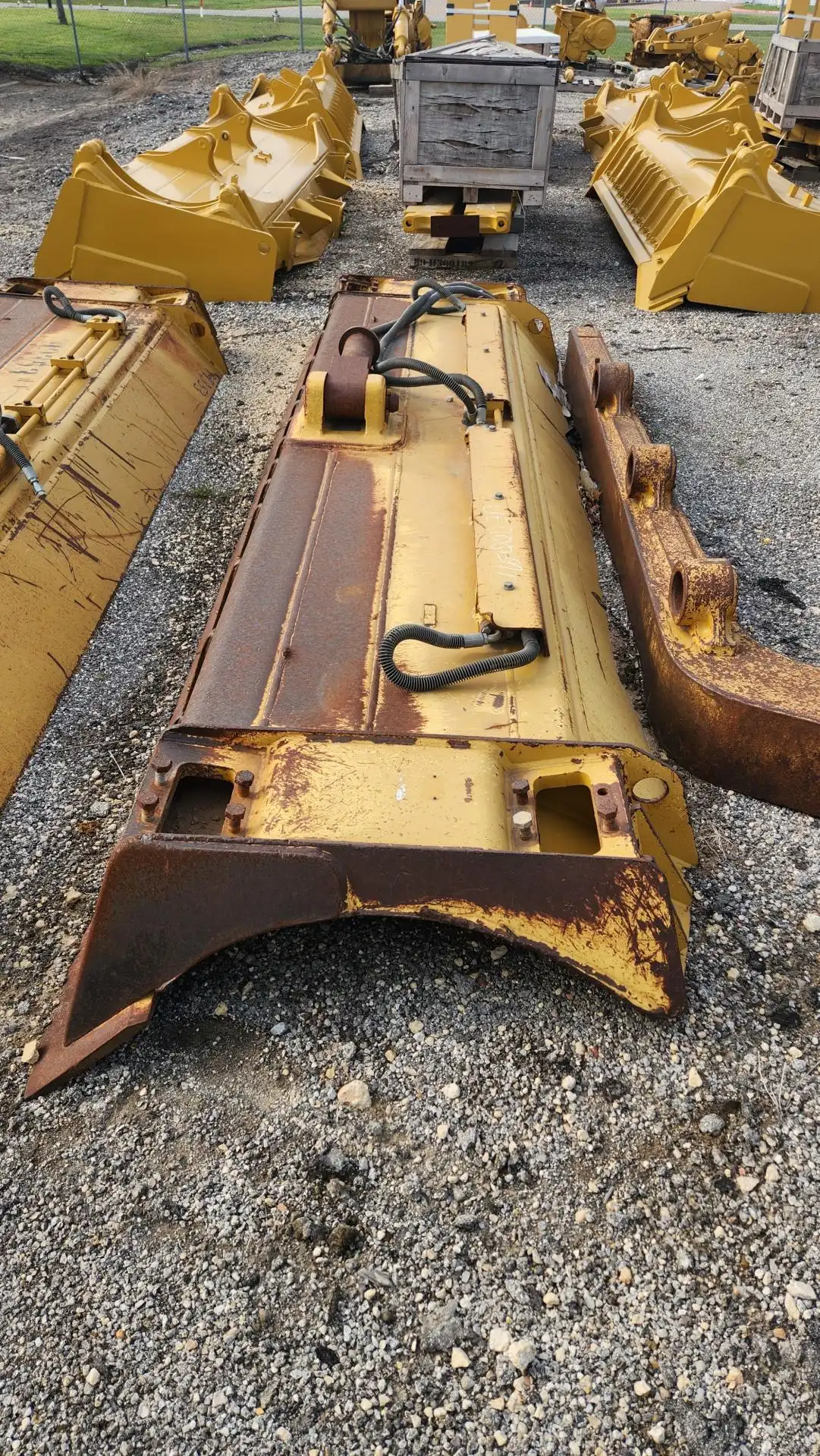 COMPLETE USED D6T XL ANGLE BLADE                  MQ image 2