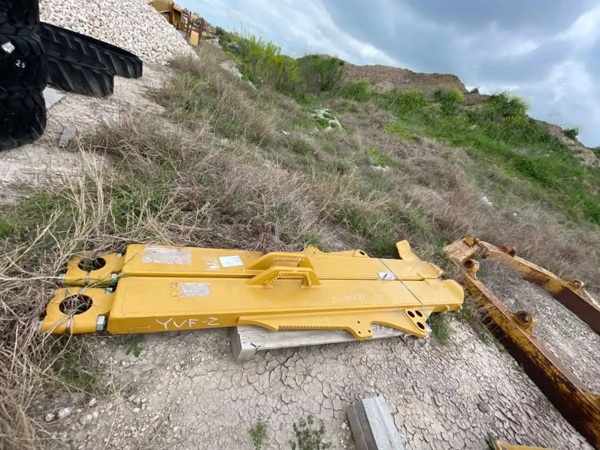 PUSH ARMS FOR D8T                            MQ image 3