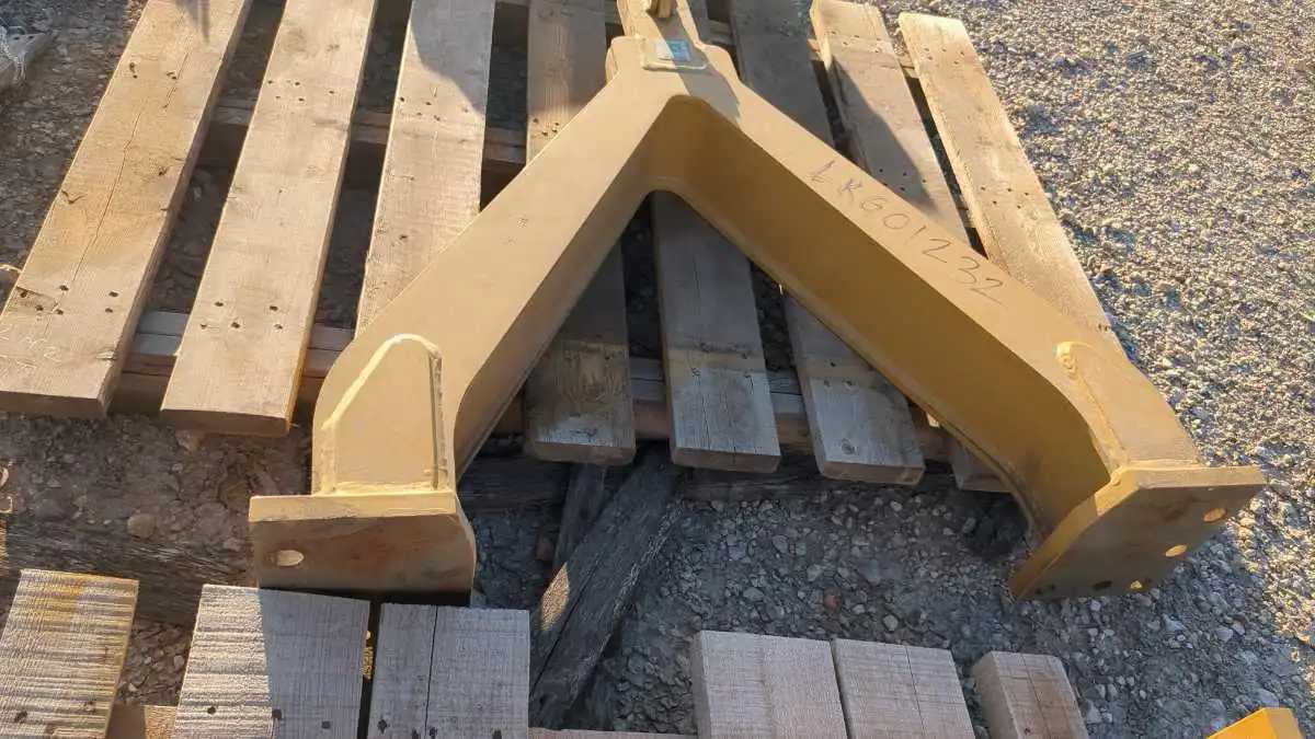 USED D6 DRAW BAR                                MQ image 4