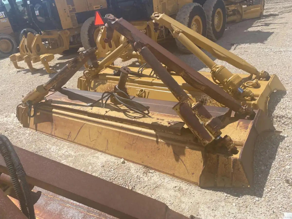 USED D6T ANGLE BLADE                      MQ image 3