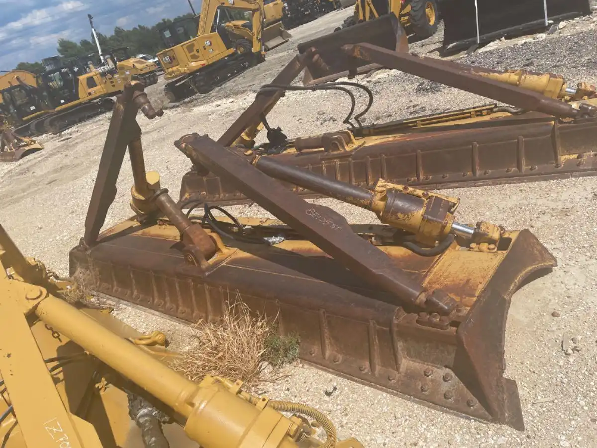USED D6T ANGLE BLADE                      MQ image 4