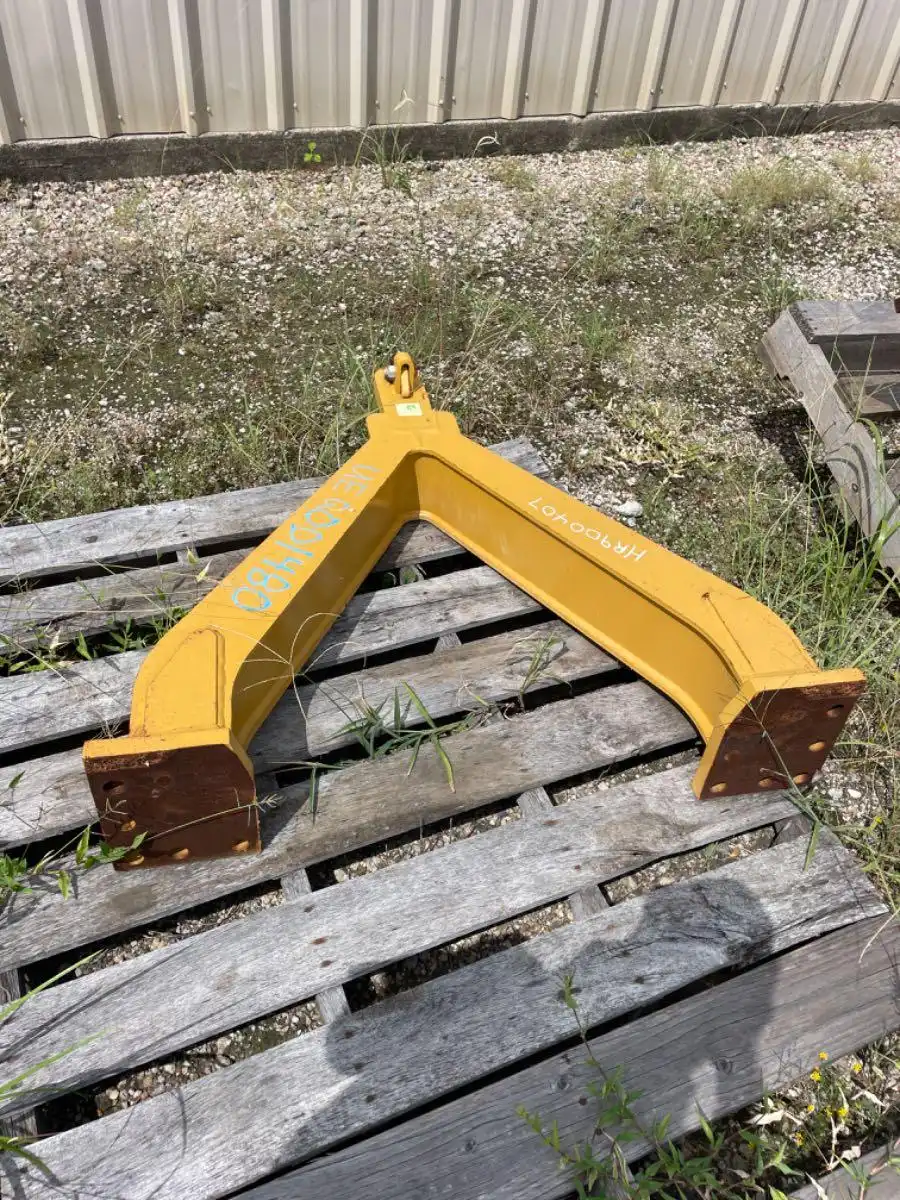 USED D6 DRAWBAR                             MQ image 4