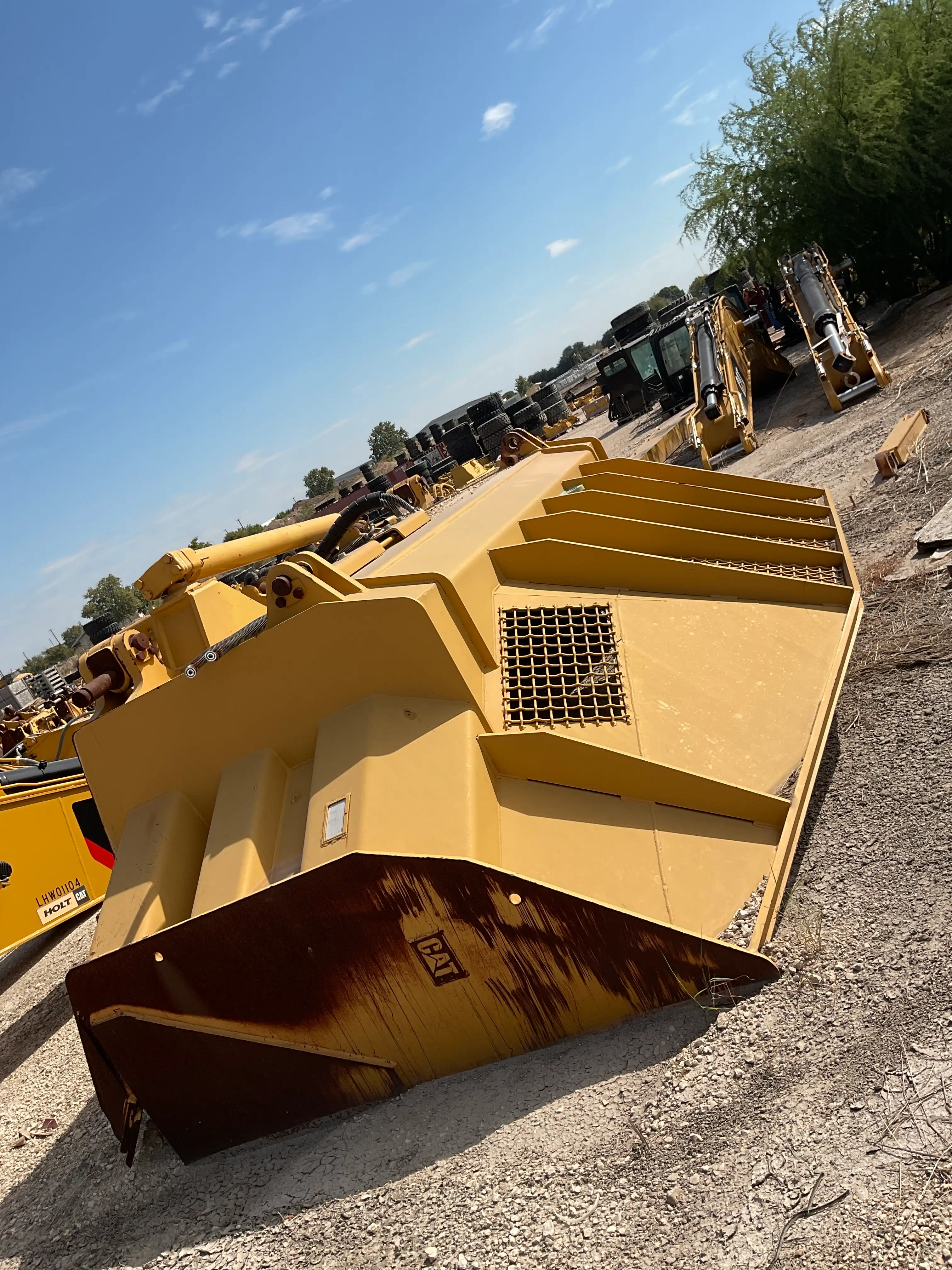 USED D9R/T WOOD CHIP BLADE REMOVED FROM REX00361 OLD PEN MQ image 5