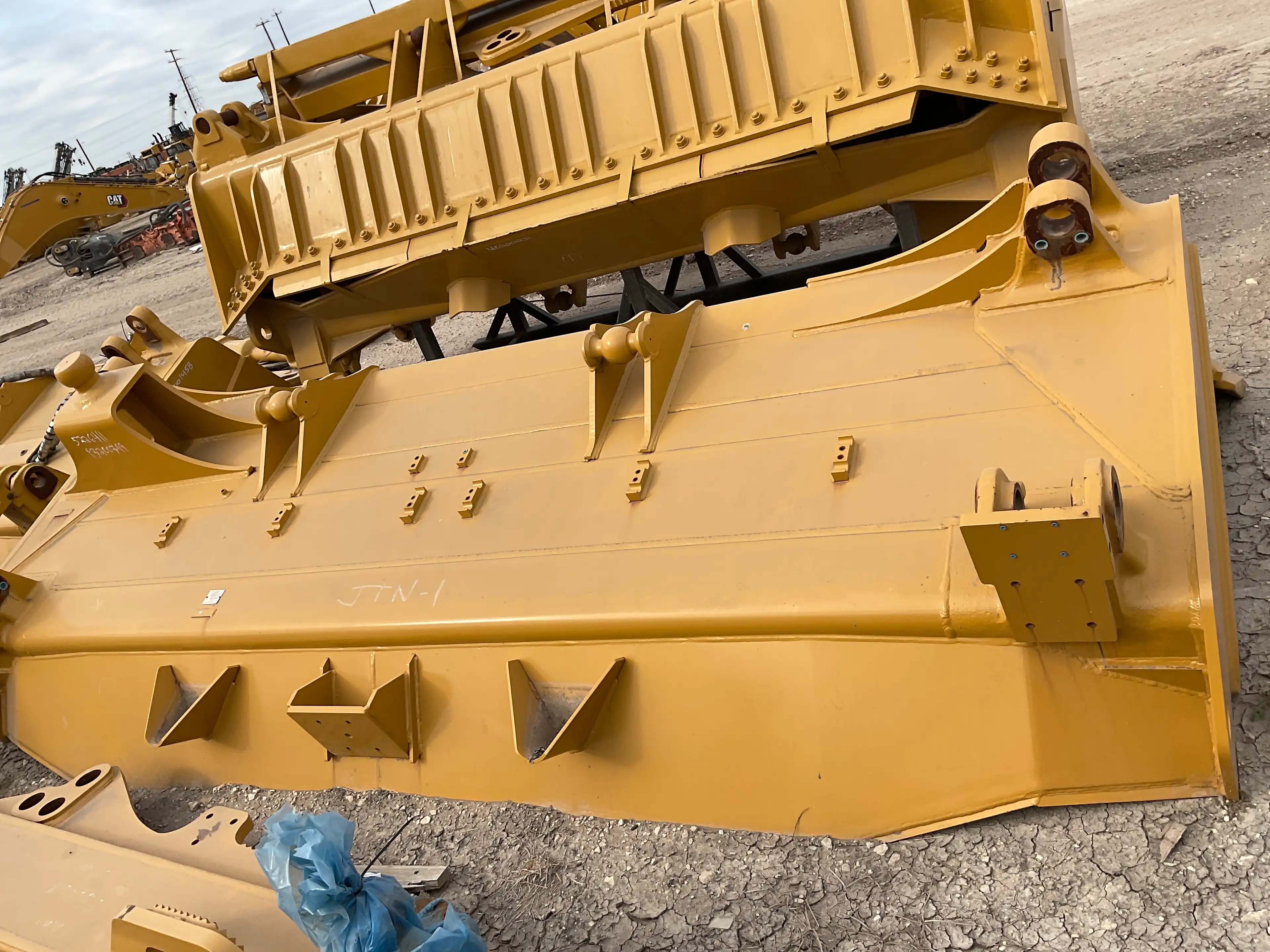 NEW D8T SU BLADE W/ PUSH ARMS                   MQ image 2