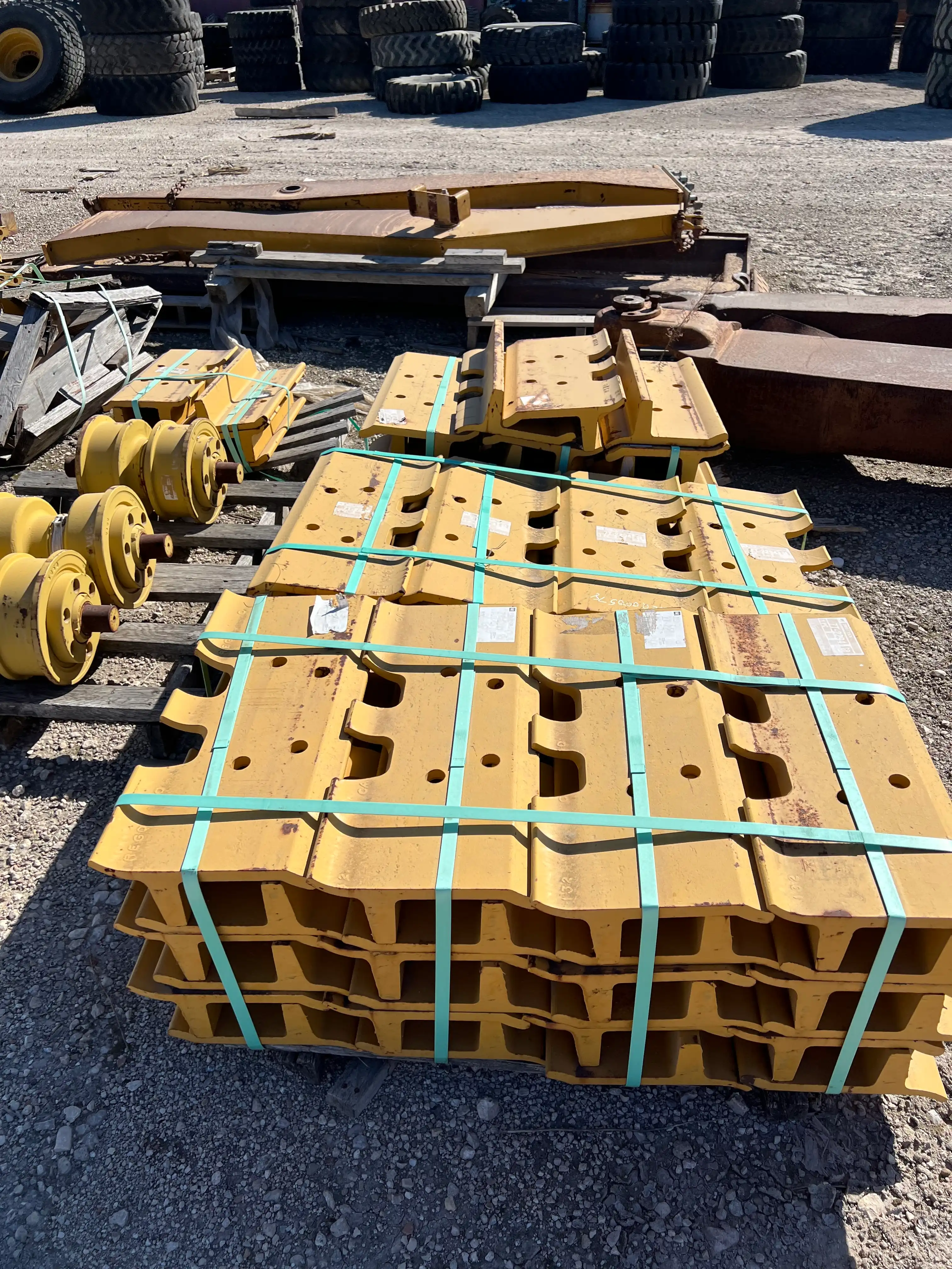 COMPLETE D9T UNDERCARRIAGE **NOT FOR SALE**      MQ image 3