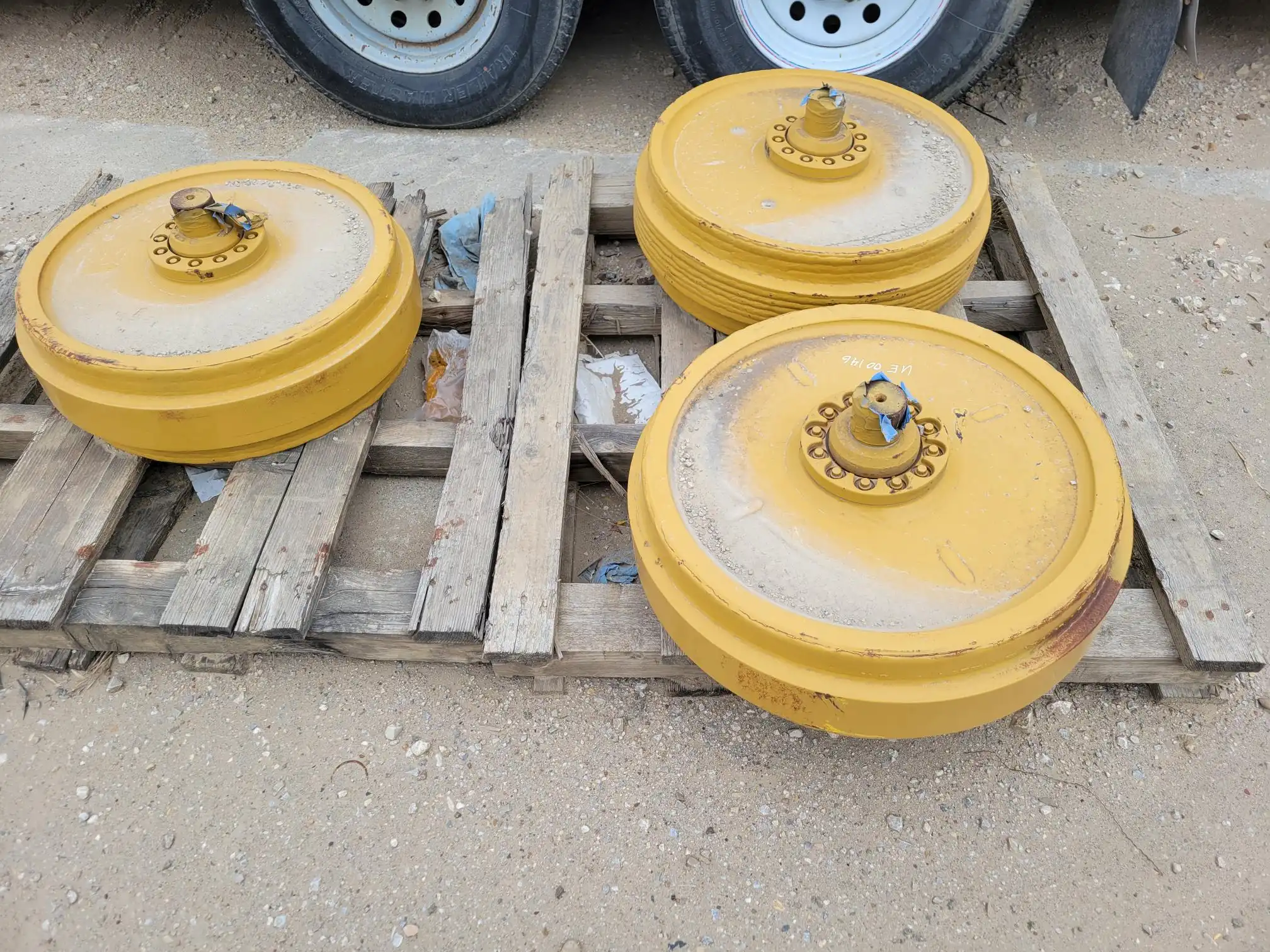 CAT D6T IDLERS PART NUMBER 395-4329   BLH image 3