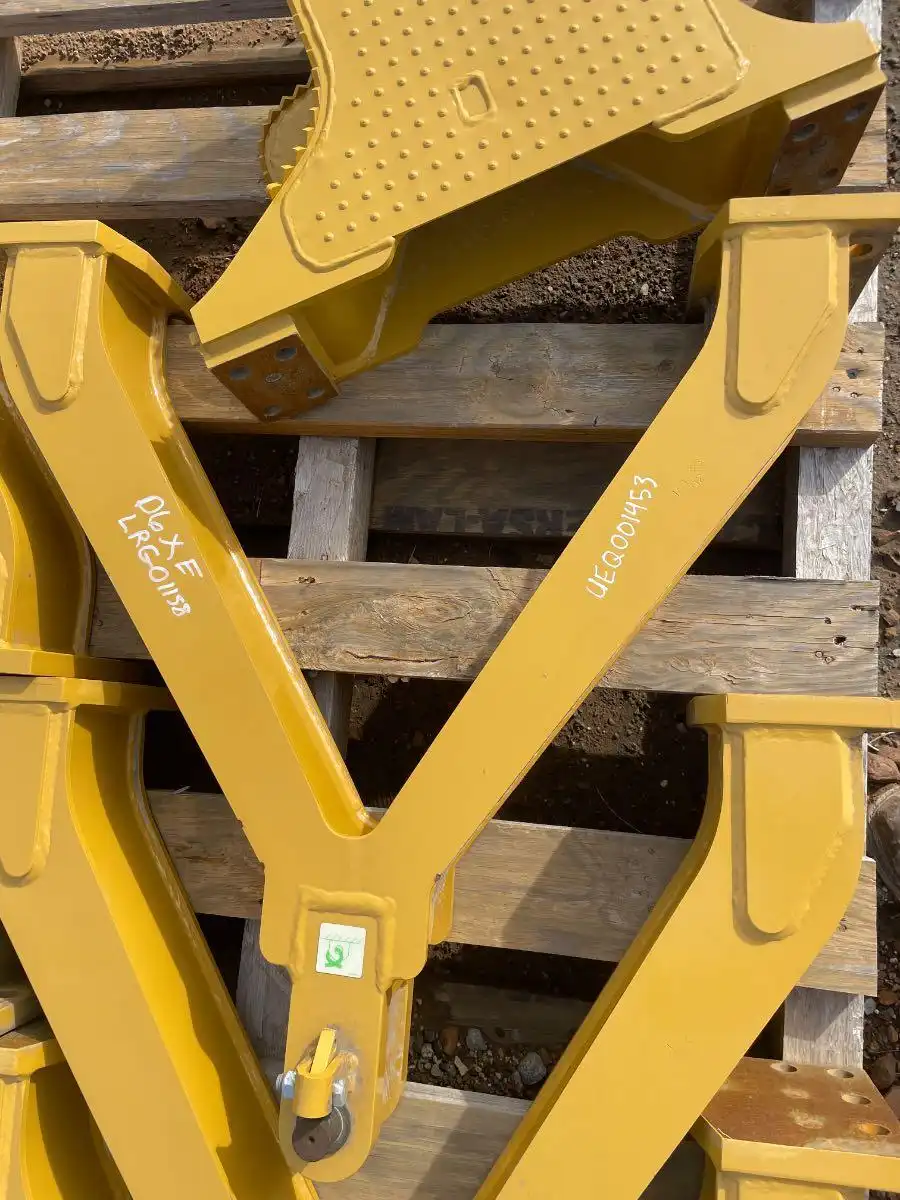 CAT D6XE DRAWBAR image 4