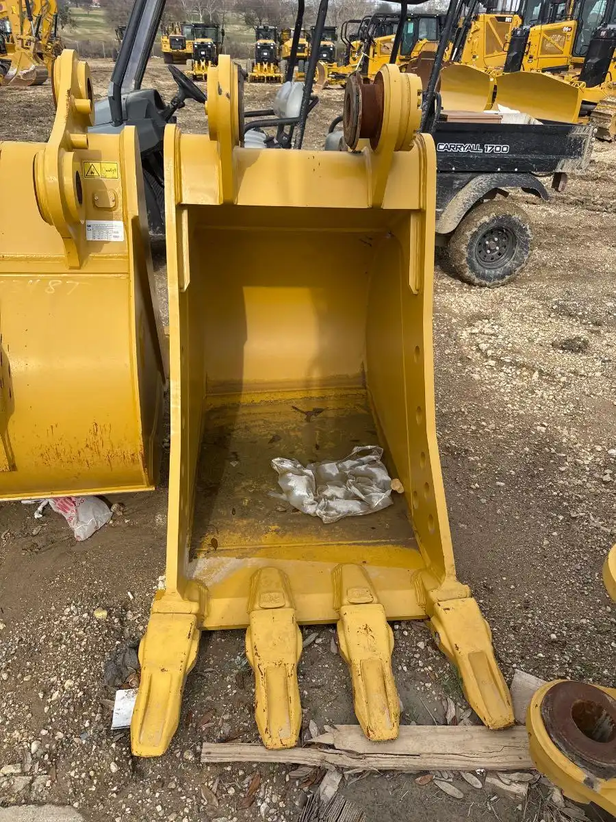 CAT 36" BUCKET FITS "CB" LINKAGE    BLH image 3