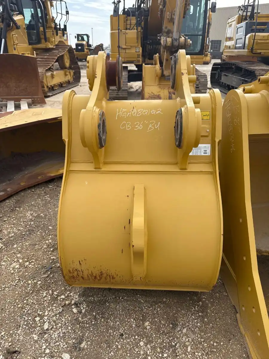 CAT 36" BUCKET FITS "CB" LINKAGE    BLH image 4