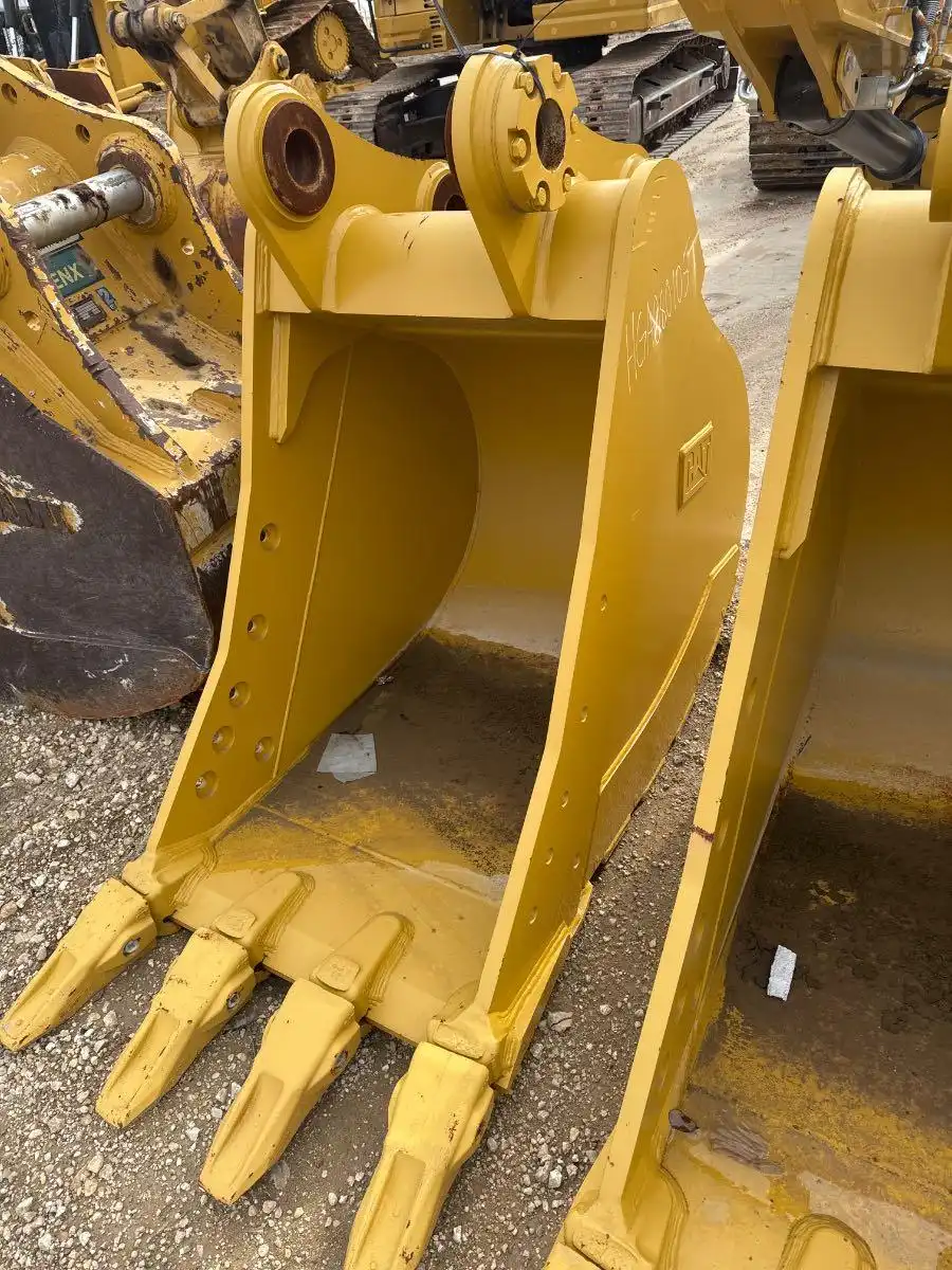 CAT 36" BUCKET FITS "CB" LINKAGE    BLH image 2