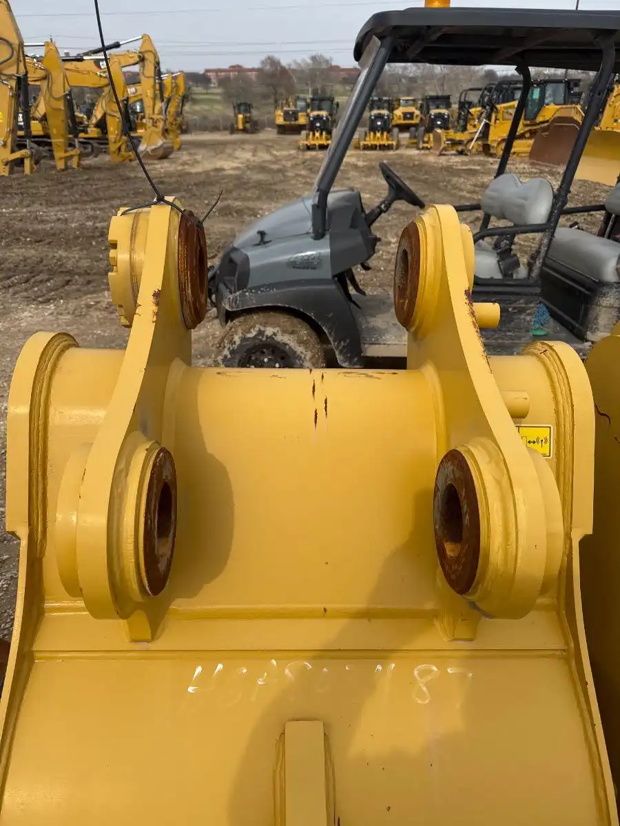 CAT 36" BUCKET FITS "CB" LINKAGE    BLH image 3