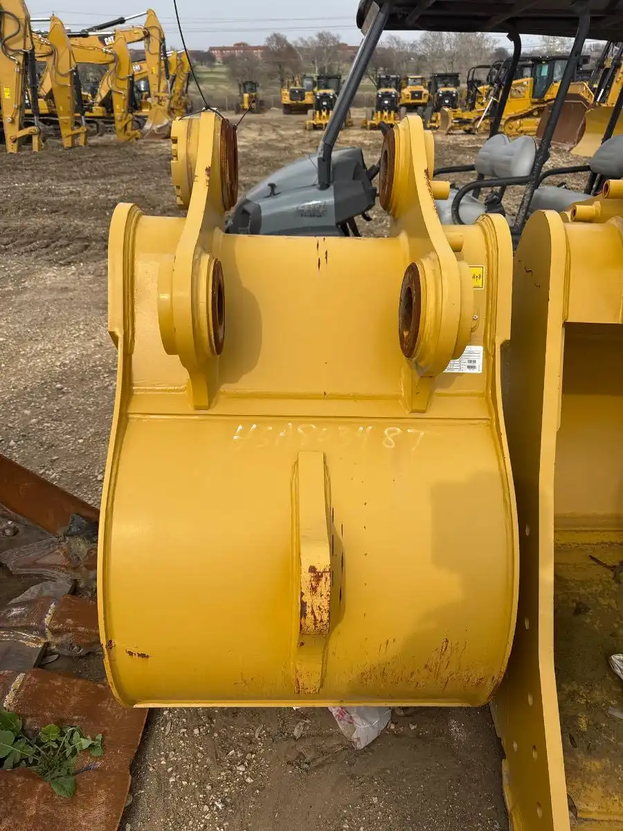 CAT 36" BUCKET FITS "CB" LINKAGE    BLH image 4