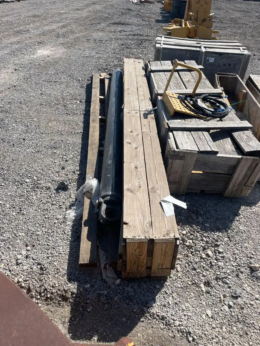 2 NEW CAT SURPLUS HOIST CYLS FOR 745            MQ image 4
