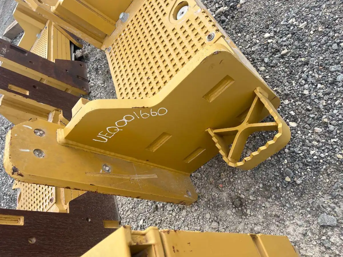 USED D6K CNT W8 DB SA YARD                MQ image 4