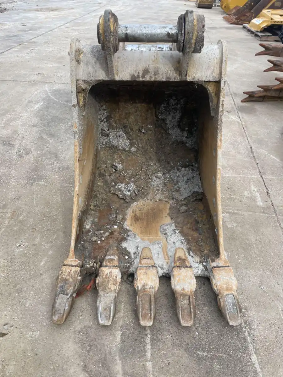CAT 42" BUCKET FOR CB LINKAGE MACHINE BLH image 4