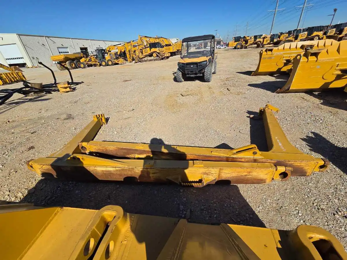 USED D6T XL SU BLADE                      MQ image 3