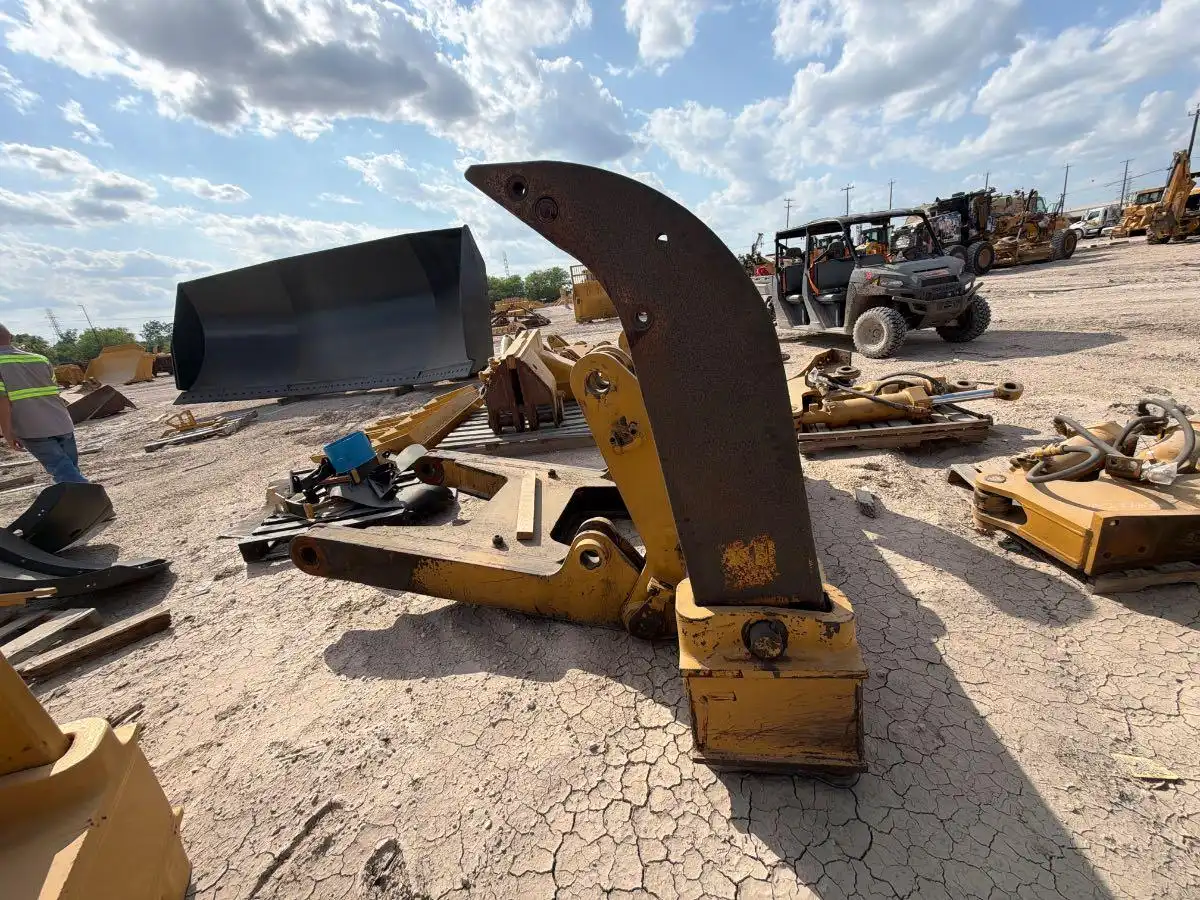 USED D8T MS RIPPER                          MQ image 3
